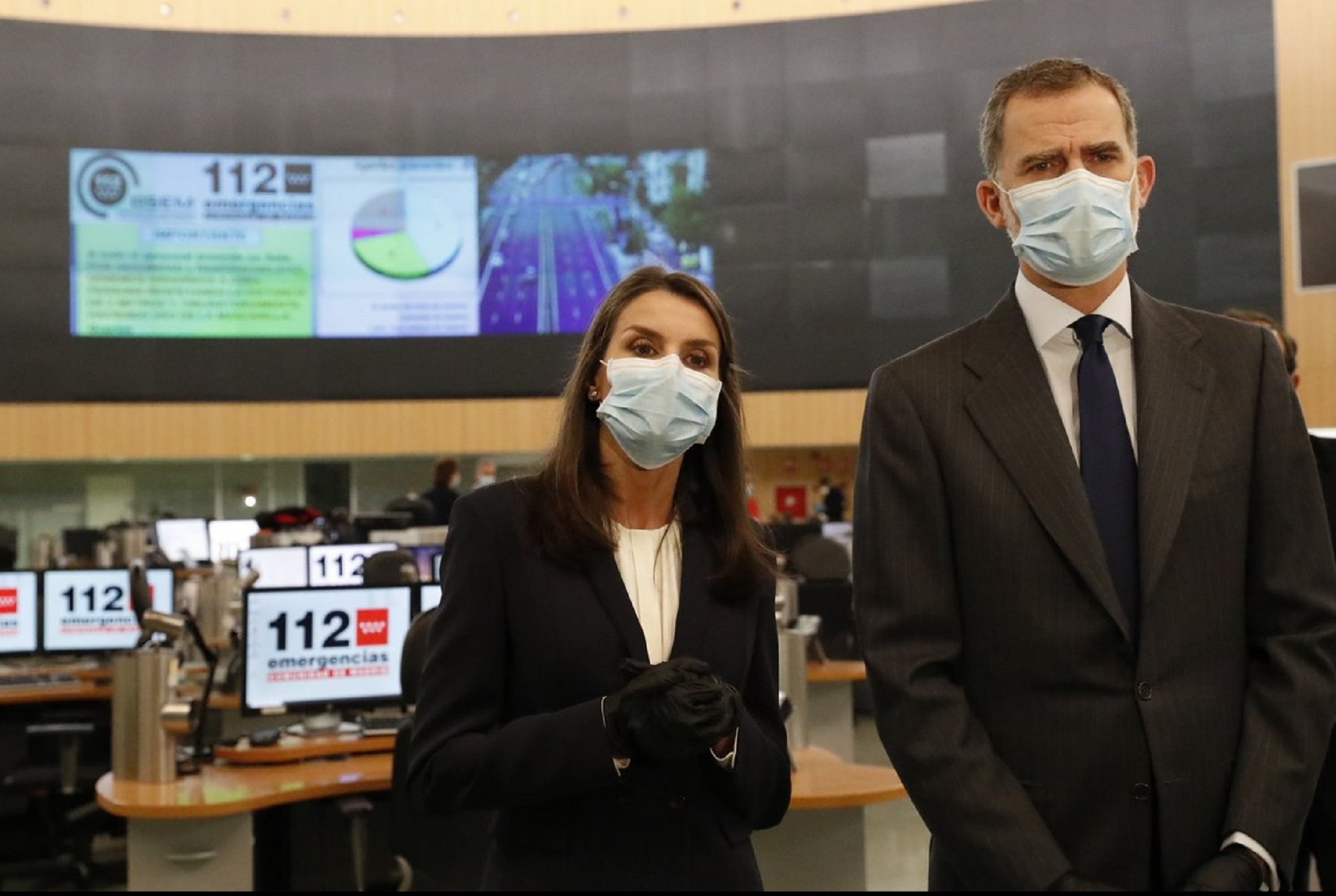 Letizia y Felipe lamentables: se pasan la norma por el forro y esparcen el virus