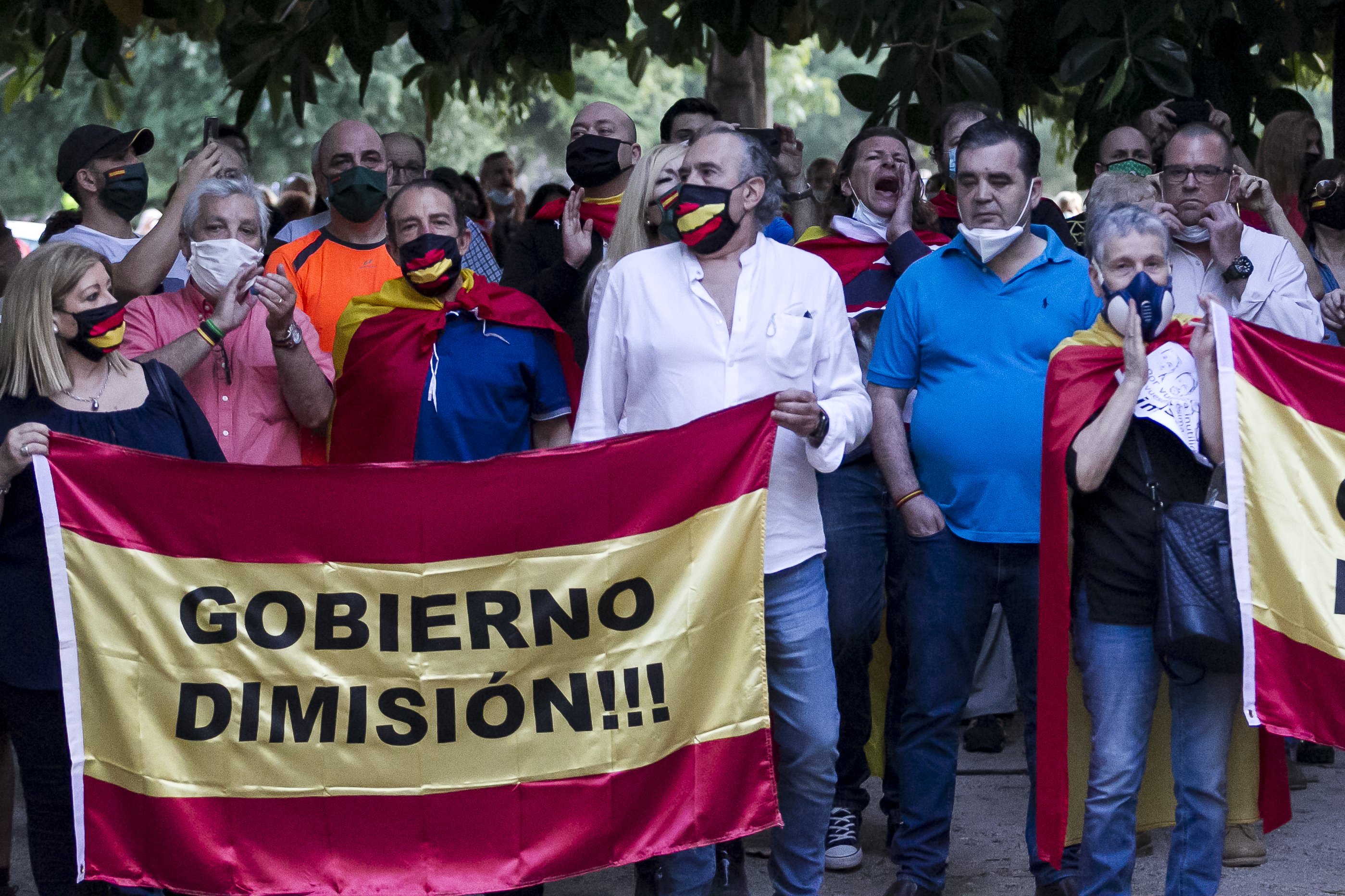 Indignación de una periodista de Telecinco en una manifestación de 'coronapijos'