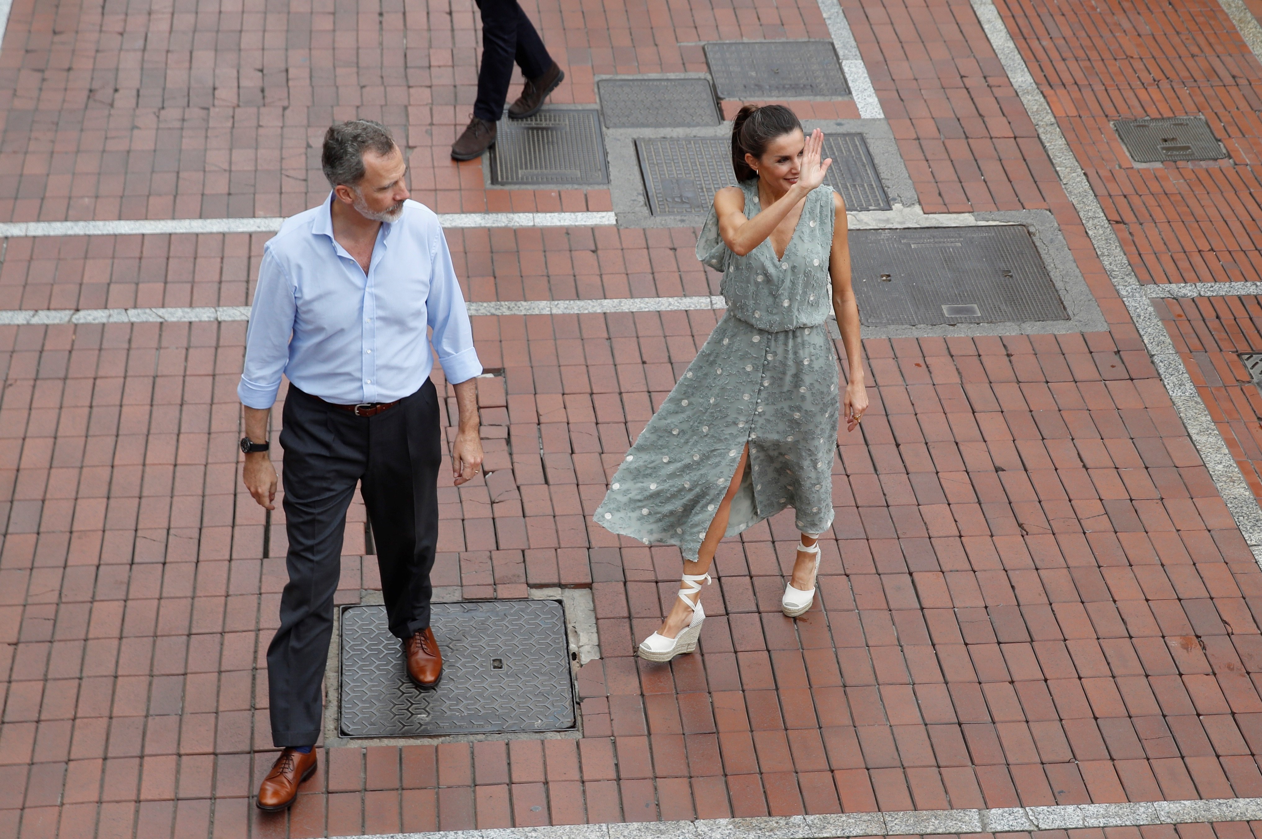 FOTO Letizia muy arrugada y patas de gallo: la nueva austeridad sin tapa-ojeras