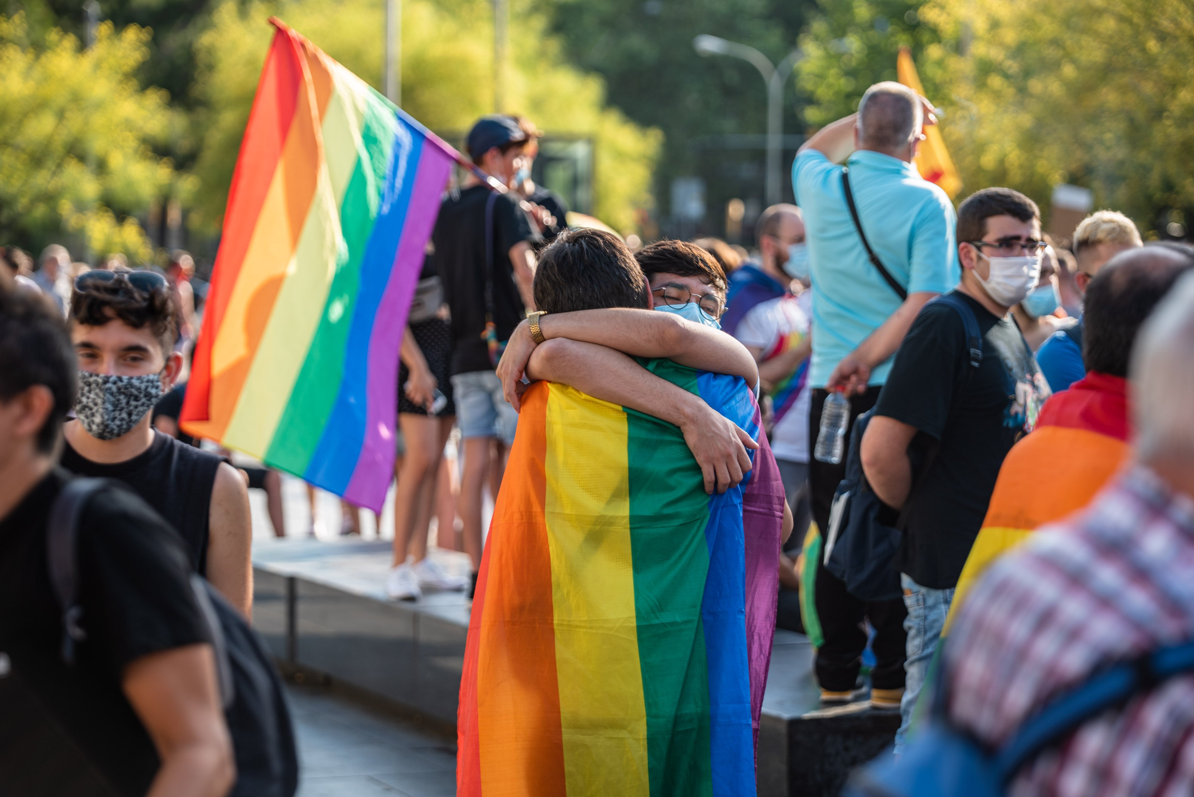 FOTO MERAVELLOSA d'un famós periodista de TV3 i la dona el Dia de l'Orgull LGTBI