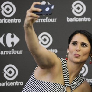 Rosa Lopez selfie mòbil GTRES