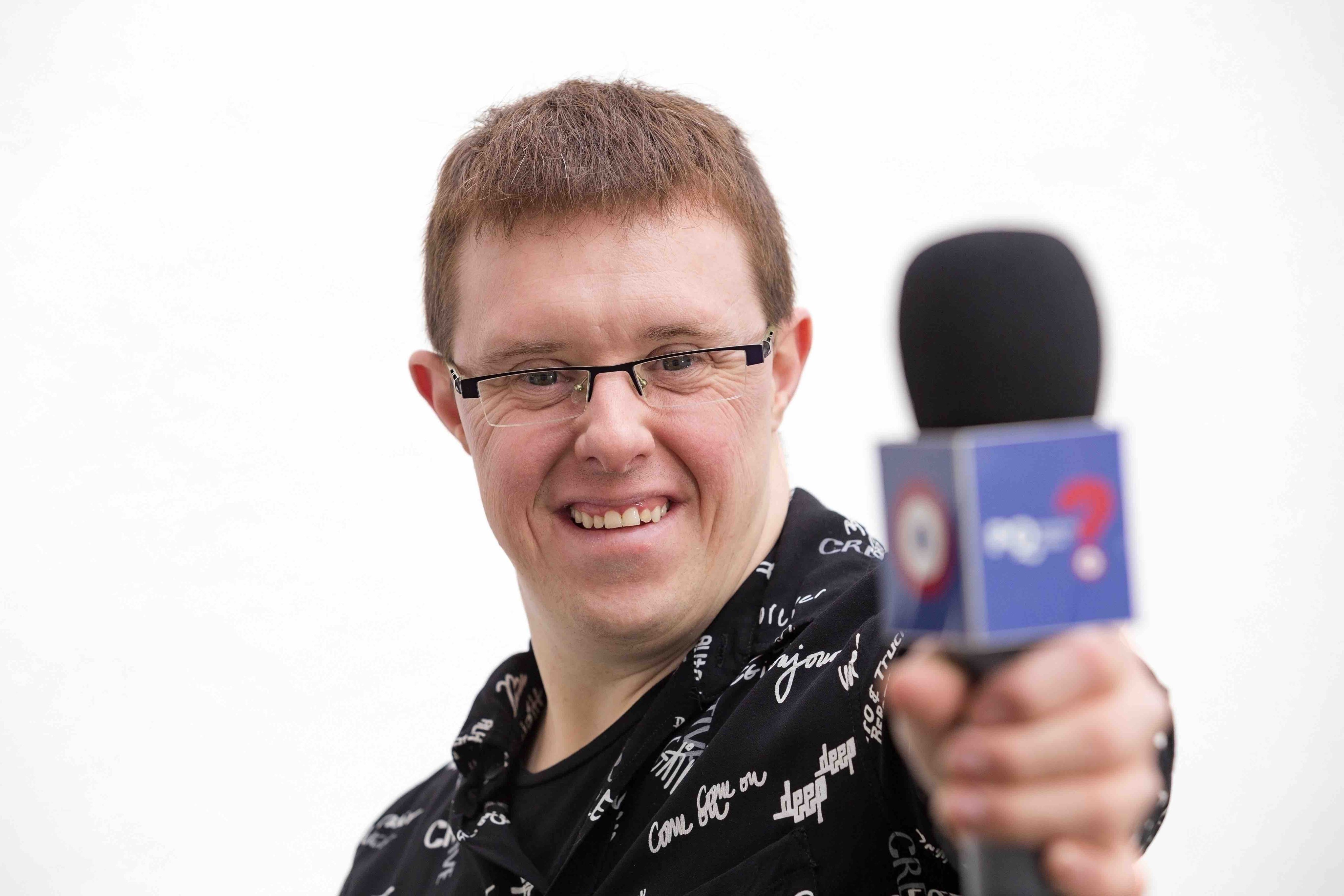 Eloi Collell, el presentador amb síndrome de Down que fa història a TV3