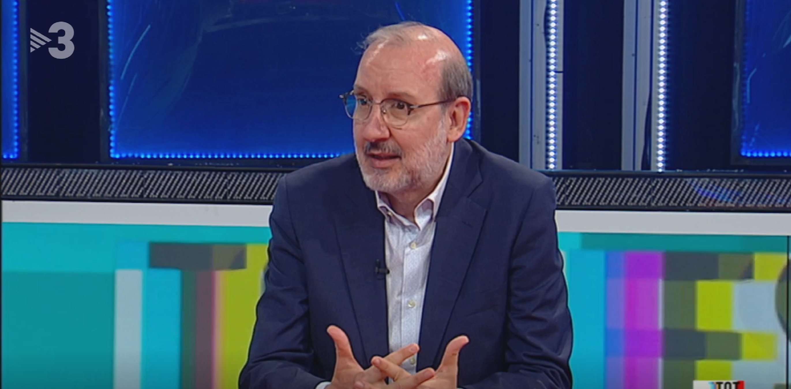 Acusan a Rahola de salir en TV3 mientras Antoni Bassas cobra de 4 programas