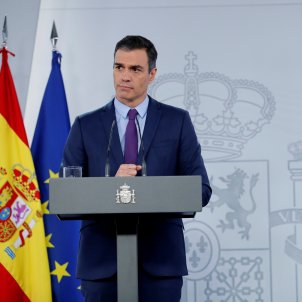 Antoni Bassas, Laura Rosel... llueven críticas a Sánchez, que calla sobre el rey