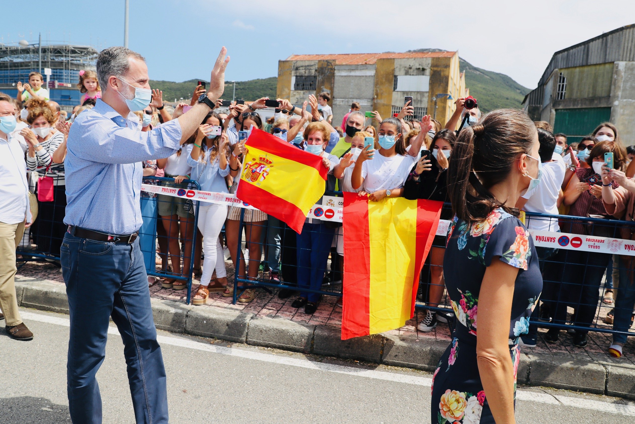 REACCIÓN FURIBUNDA contra los reyes y lo que ha dicho de ellos un medio