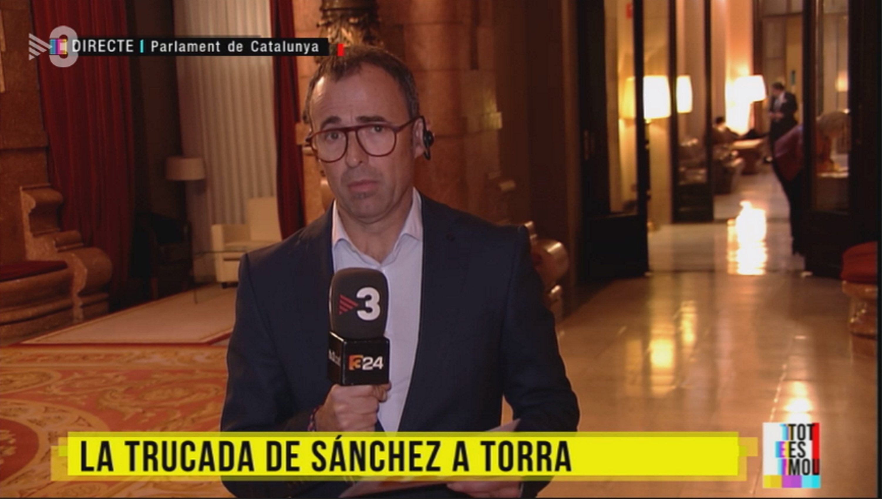 La incòmoda situació que ha viscut Jordi Eroles durant l'informatiu de TV3