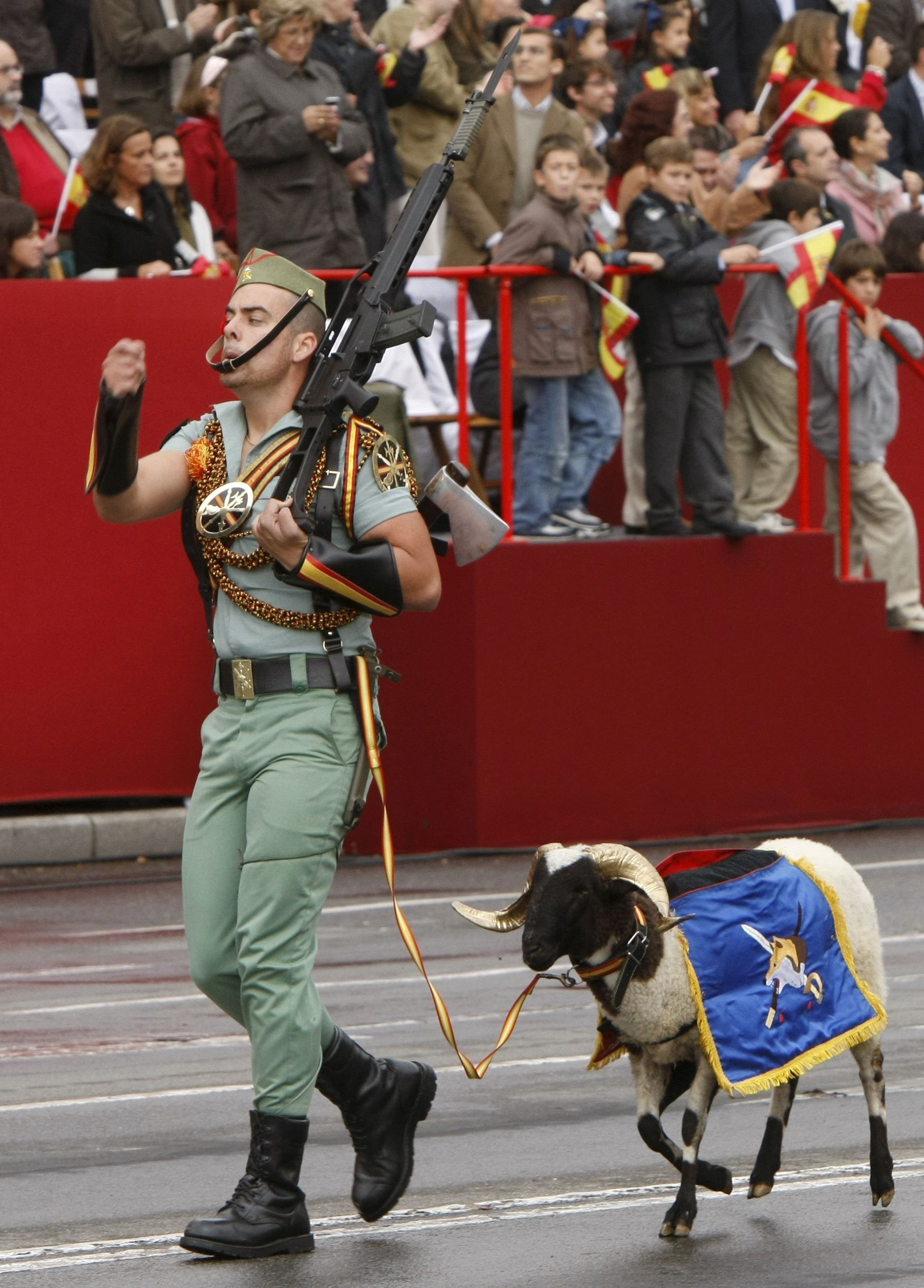 Muere la cabra de la Legión; la incinerarán envuelta en una bandera