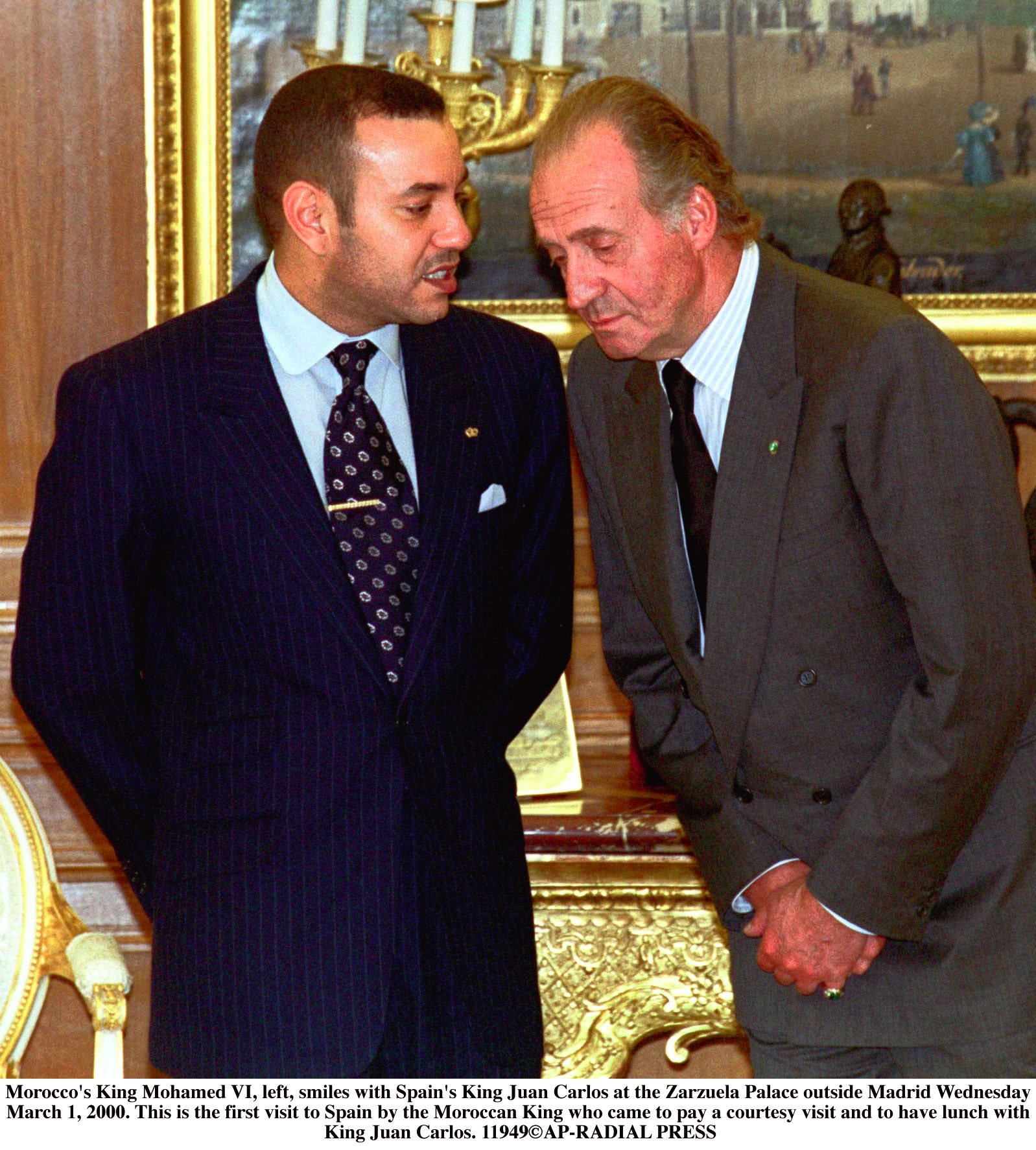 Monárquicos escandalizados con el Rey de Marruecos, pero callan con Juan Carlos