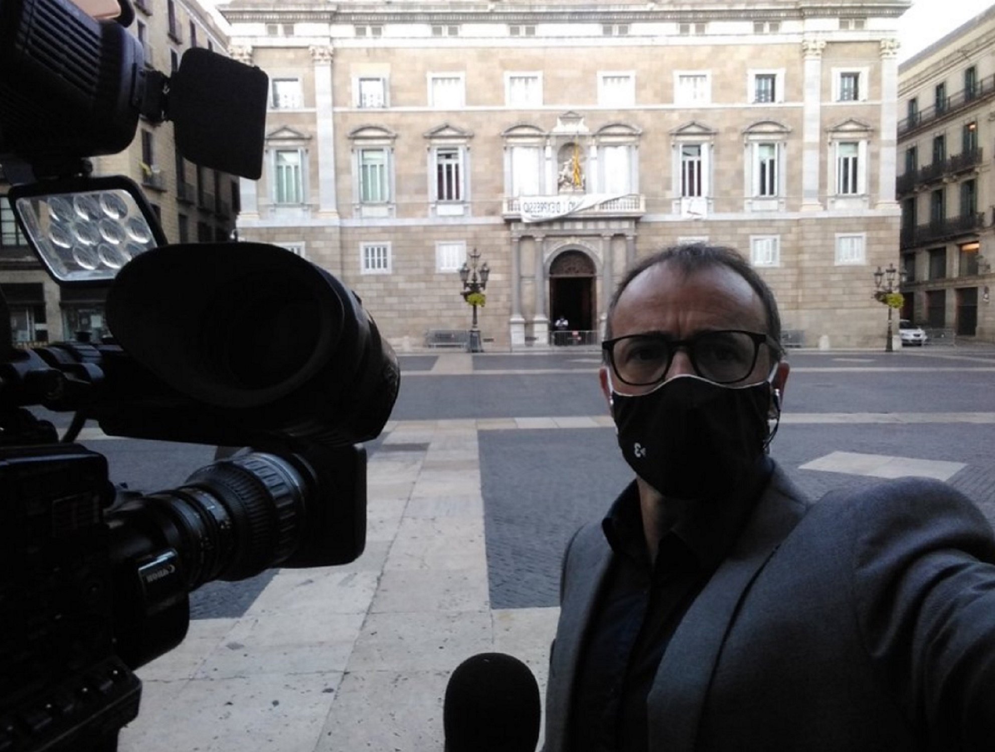 Jordi Eroles (TV3) muestra una peligrosa imagen yendo al trabajo y dice 'basta'
