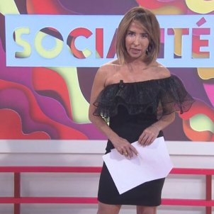 presentadora de Telecinco "deja sus bragas sucias tiradas en el camerino"