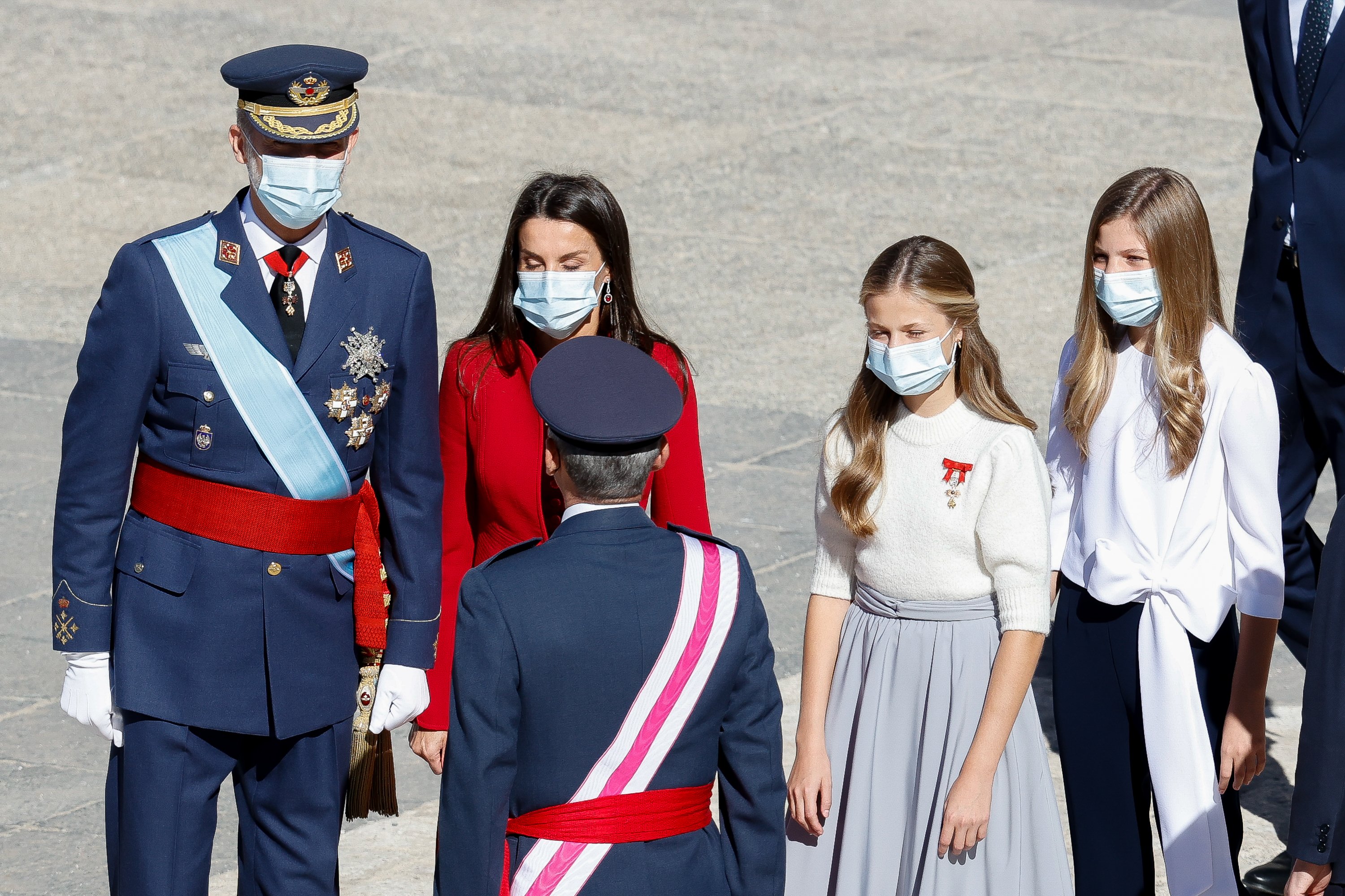 El comentado estilismo de Letizia por el 12-O: pretendida imagen de austeridad