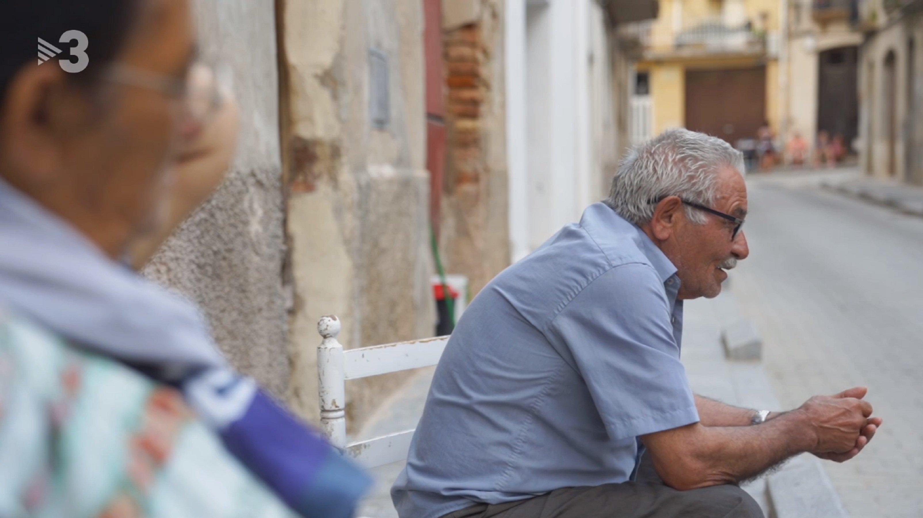 Polèmica amb la llengua: crítiques a TV3 per subtitular un home que parla català