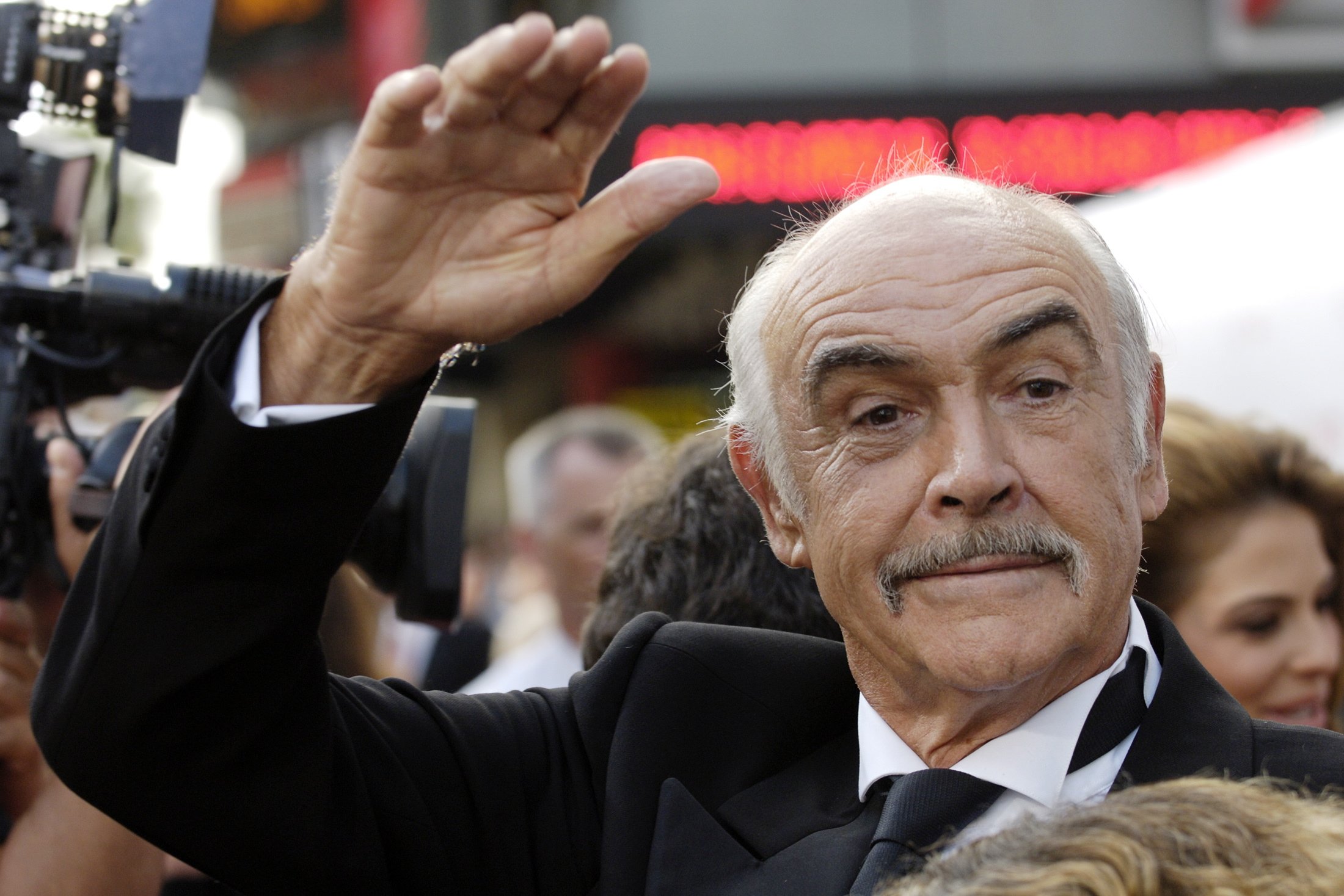 Rahola y otros VIPS catalanes lloran la muerte de Sean Connery: "Fois dhut"