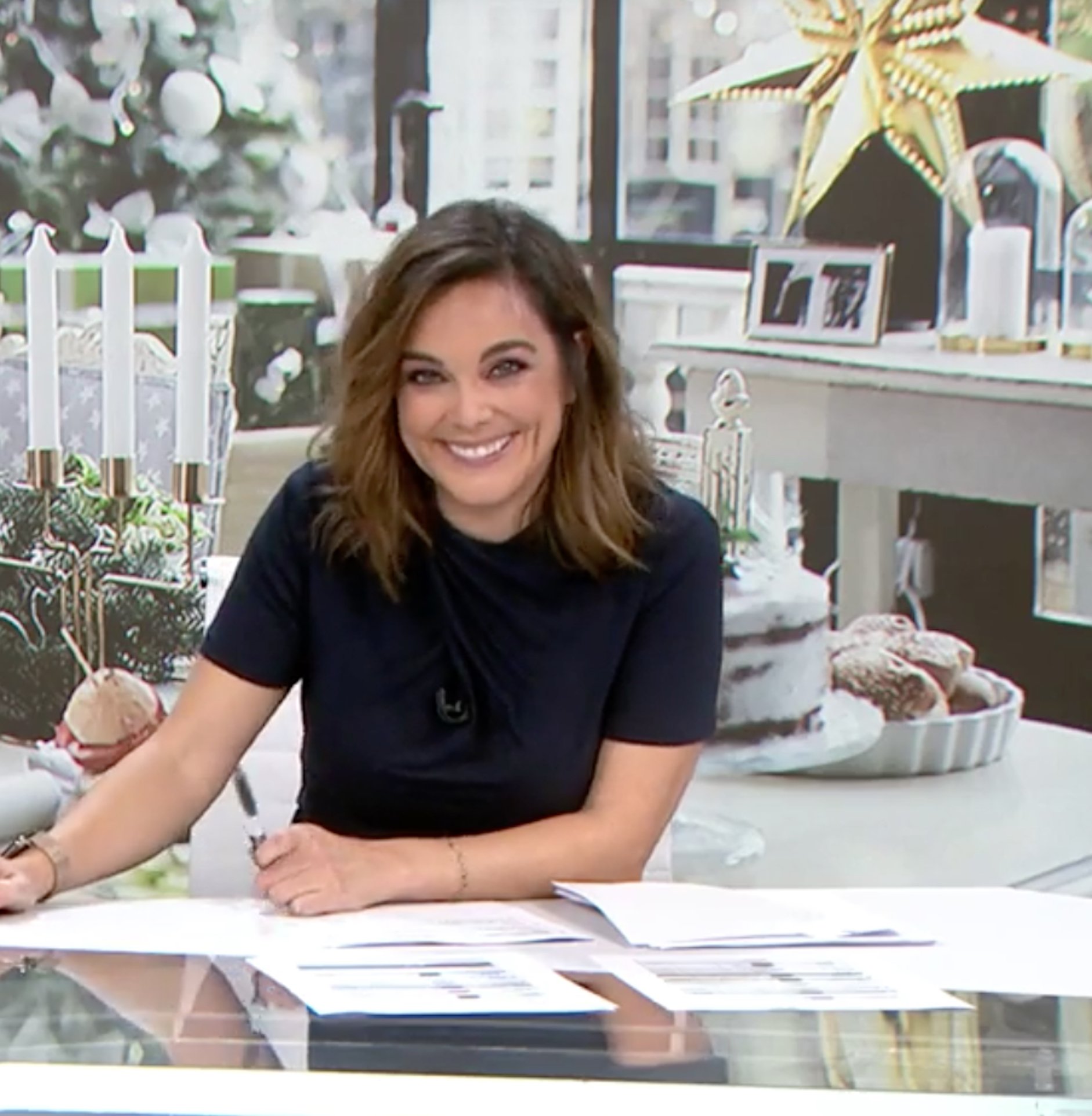 La primera vez de Mónica Carrillo (Antena 3) en la tele: becaria en TVE