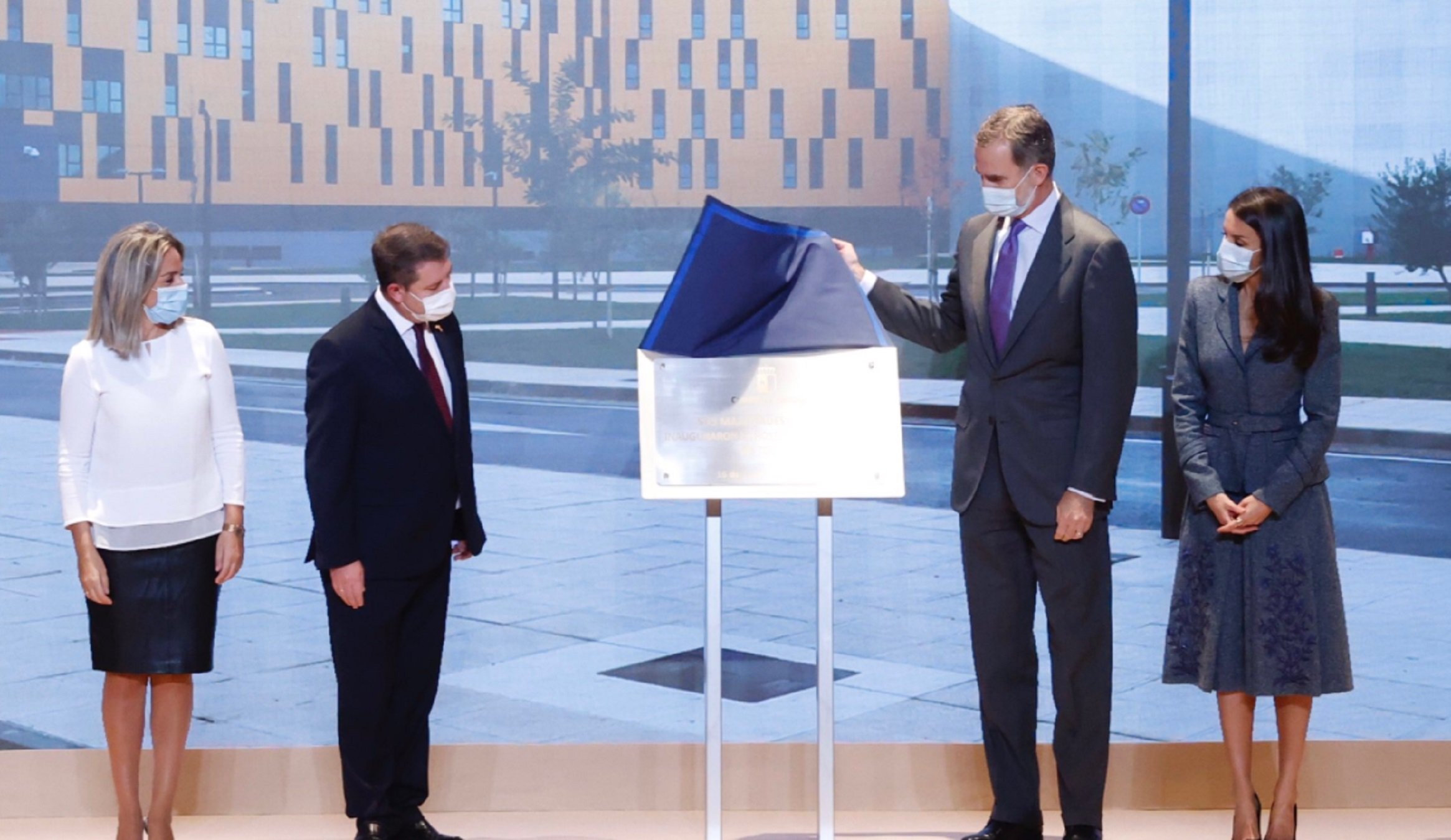 Feo detalle de los reyes en la inauguración más polémica de hospital en Toledo