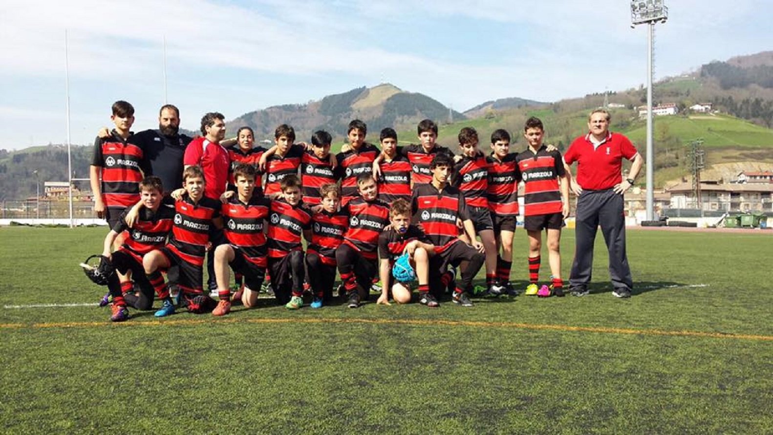 El emotivo gesto de un equipo infantil de rugby que te hará creer en el deporte