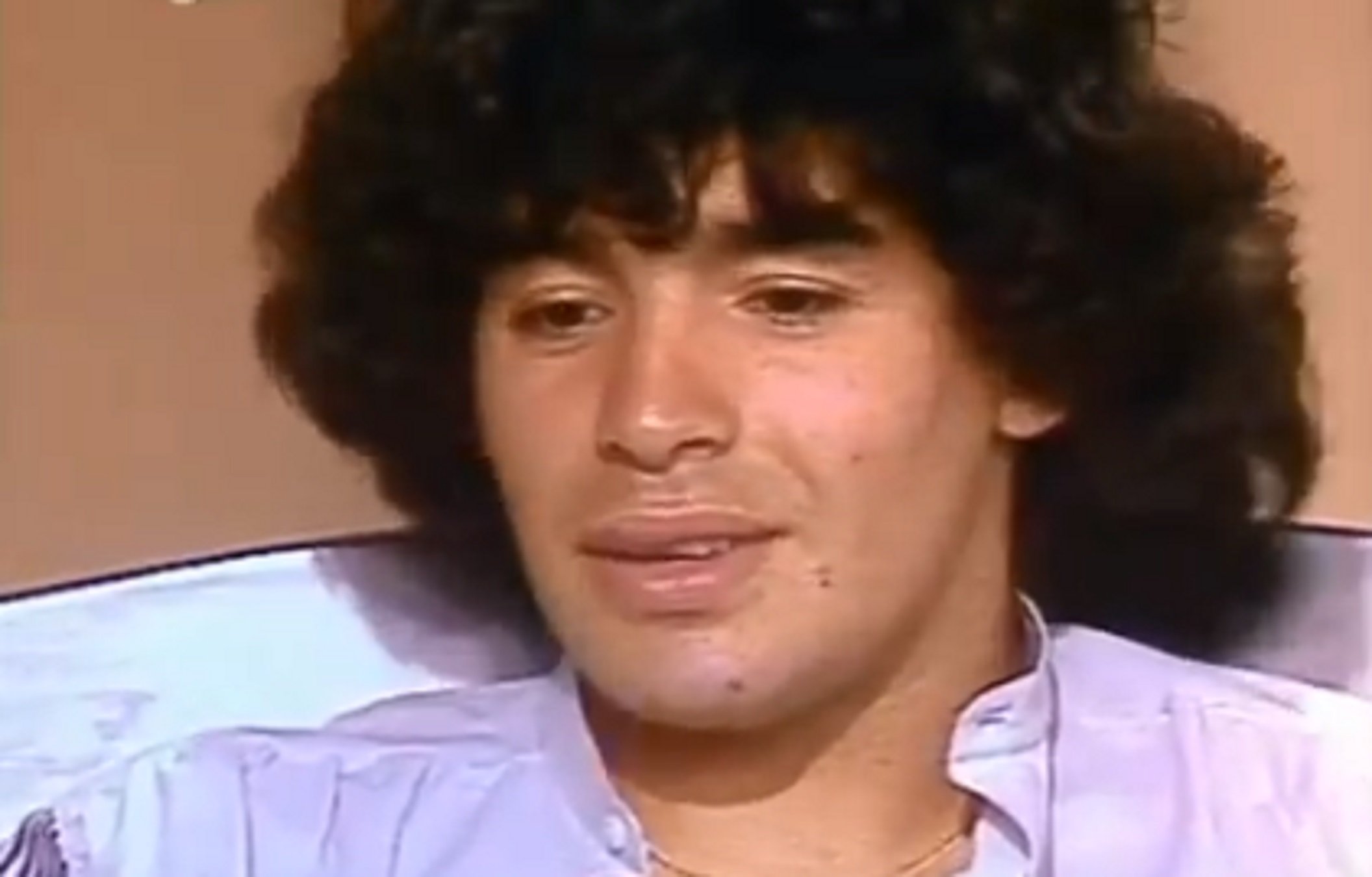 VÍDEO INCUNABLE Maradona, entrevistat en argentí per un presentador mític de TV3