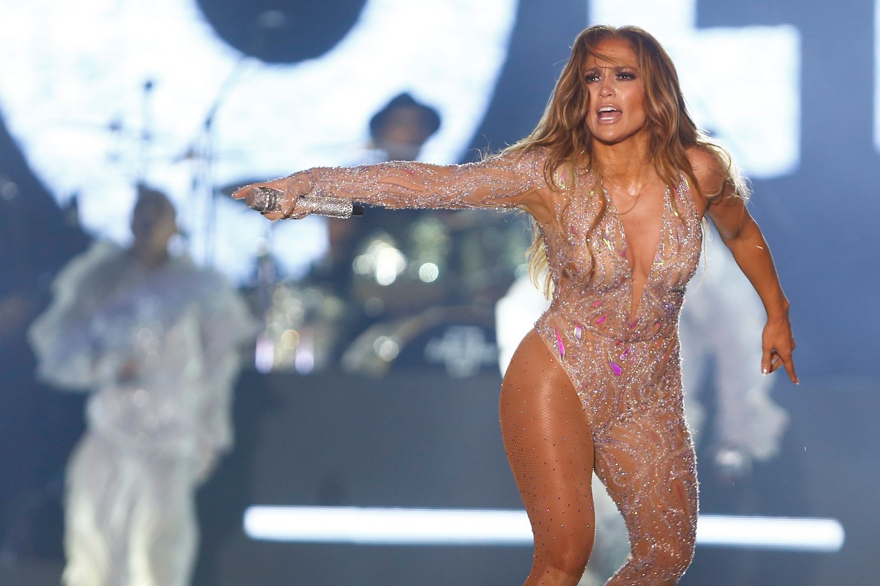 Jennifer Lopez es passeja amb sabatilles d'estar per casa de 850 euros a l'aeroport