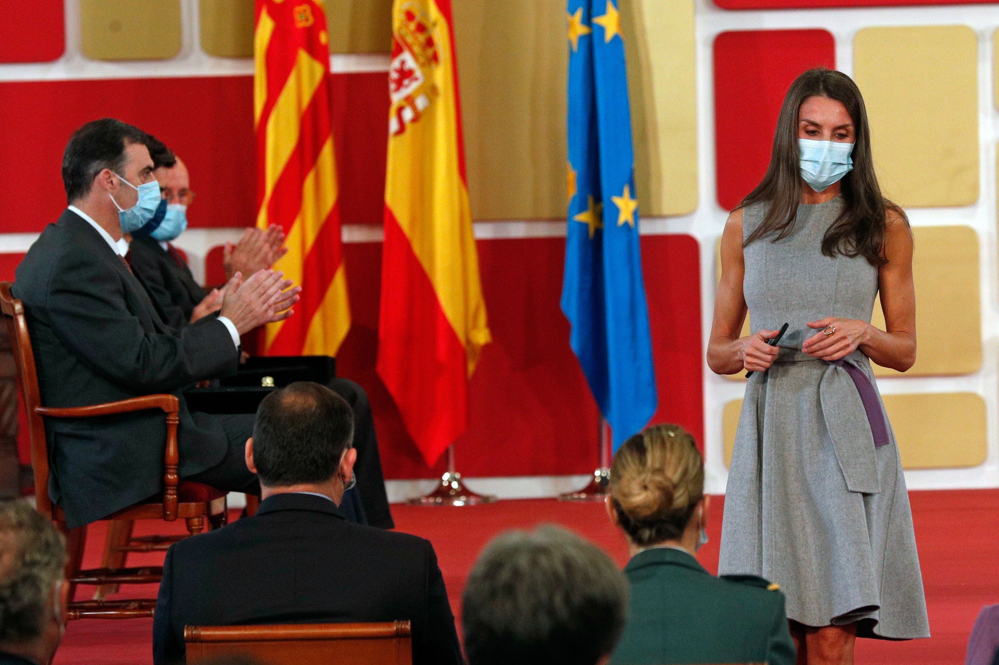 Letizia habla catalán forzando acento valenciano: "El txurat dels Premis Txaume"