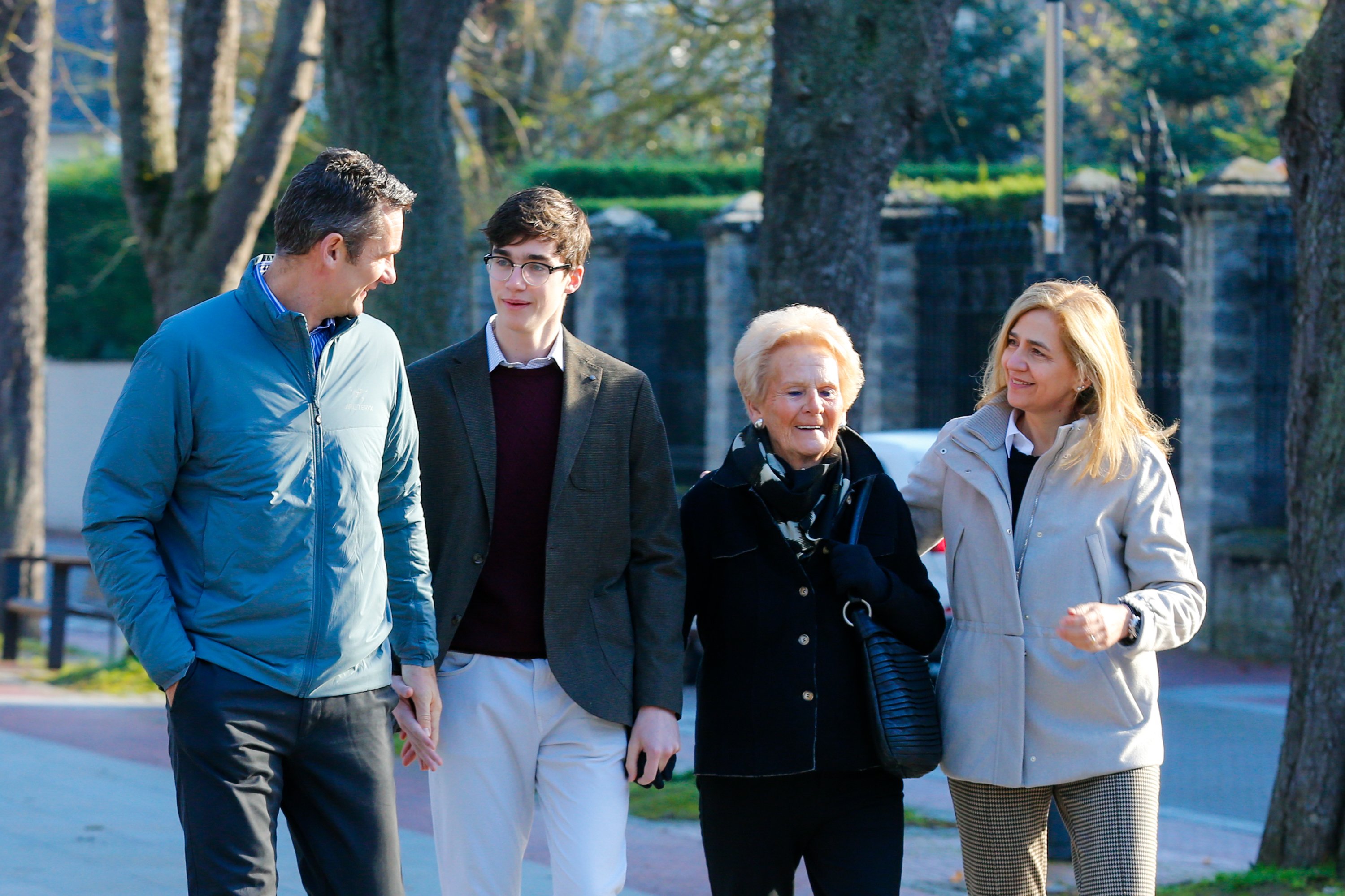 Pablo Urdangarin ja no és així: el Borbó català guapo passeja per BCN en xandall