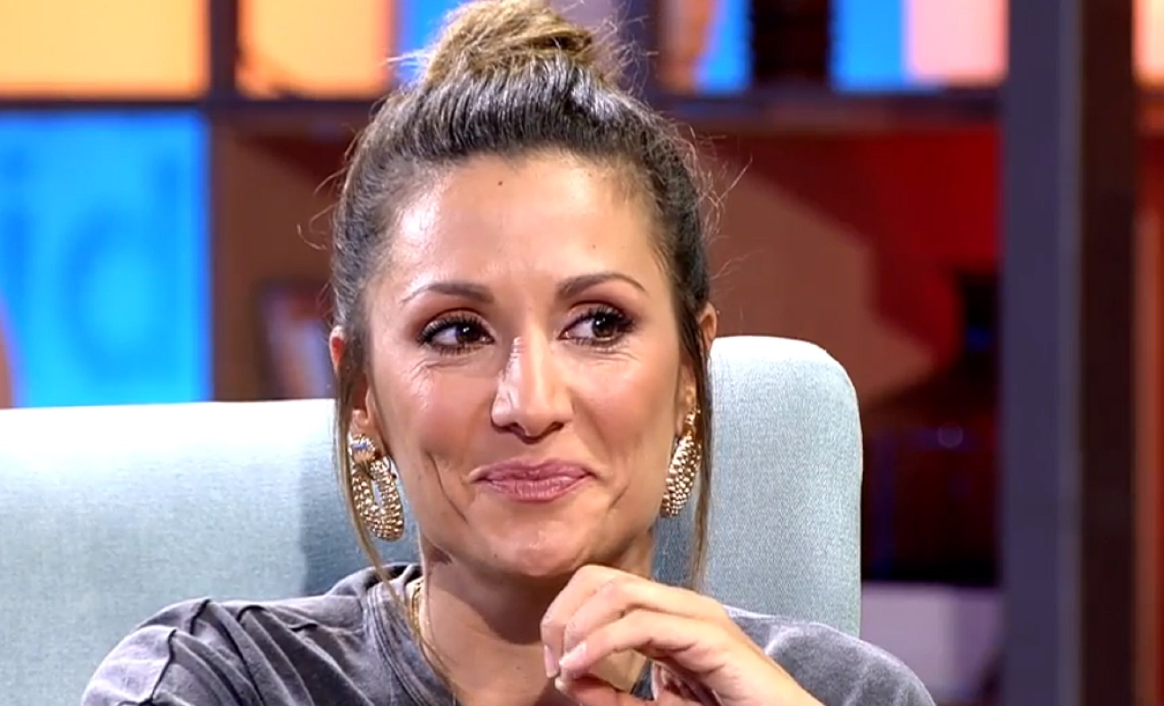 Potent vídeo de Nagore Robles sense res de roba fent ioga a casa seva