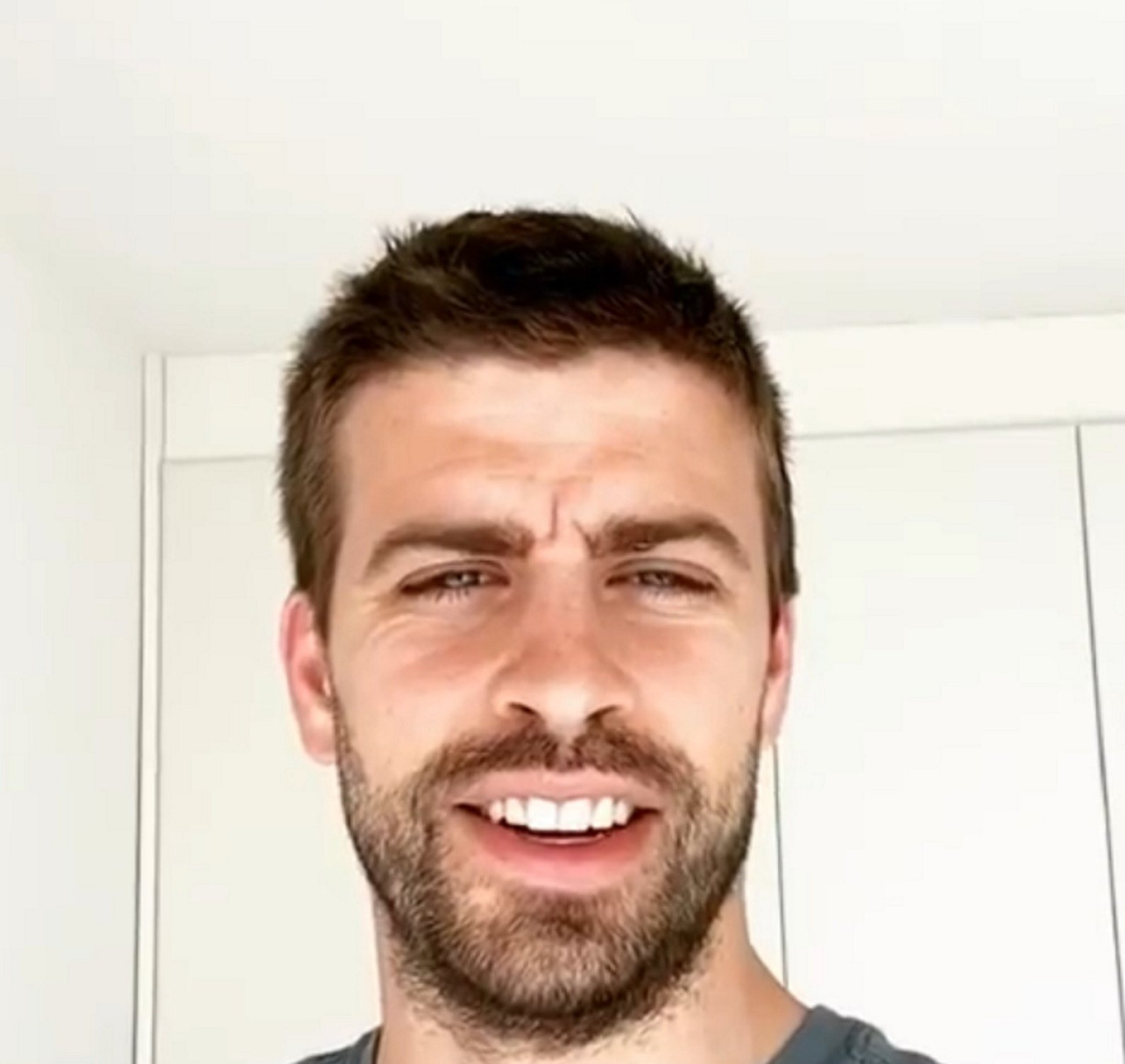 Respuesta de crack de Piqué a los que se cachondean de sus pantalones