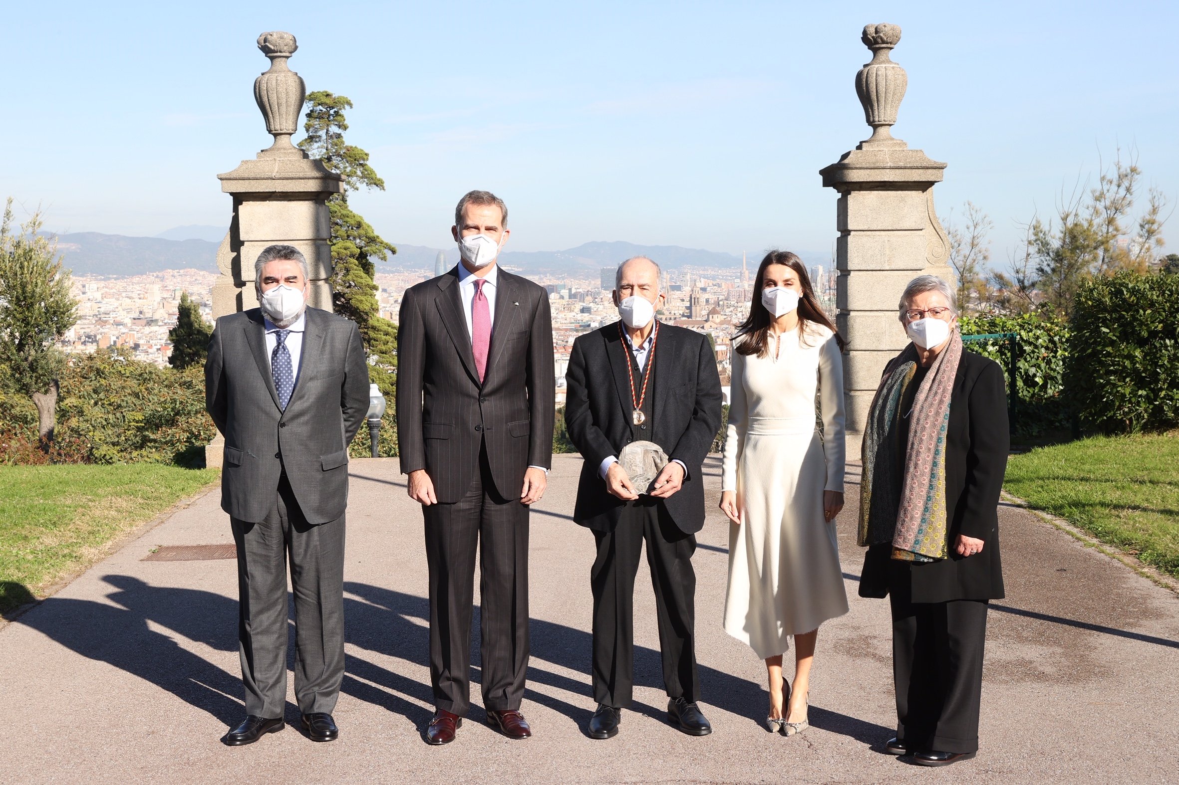 El mal gest de Felip i Letícia a Montjuïc amb un poeta a qui "li fa por España"