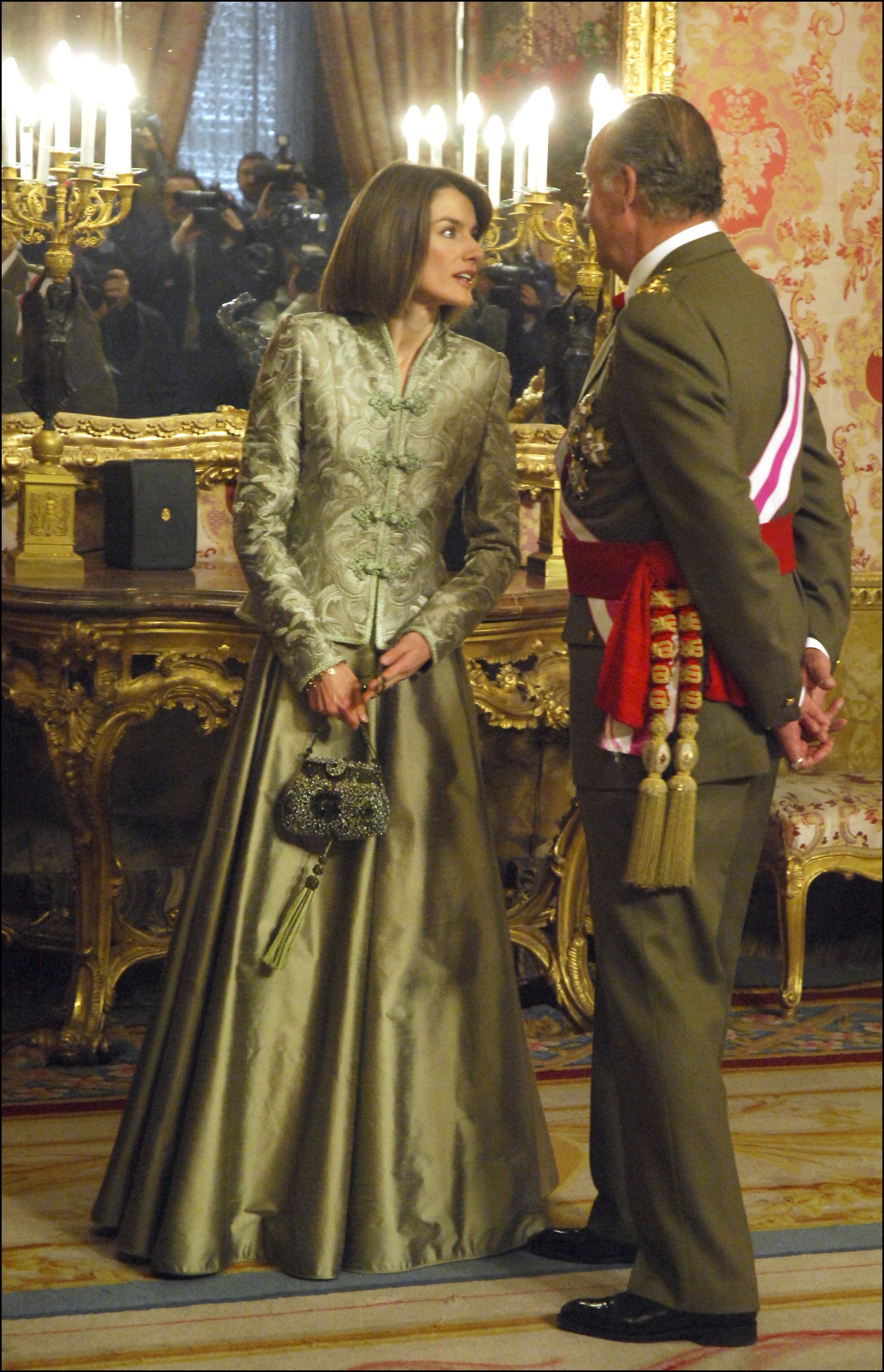 Letizia humillada por Juan Carlos el día de Navidad. Pilar Eyre lo destapa todo