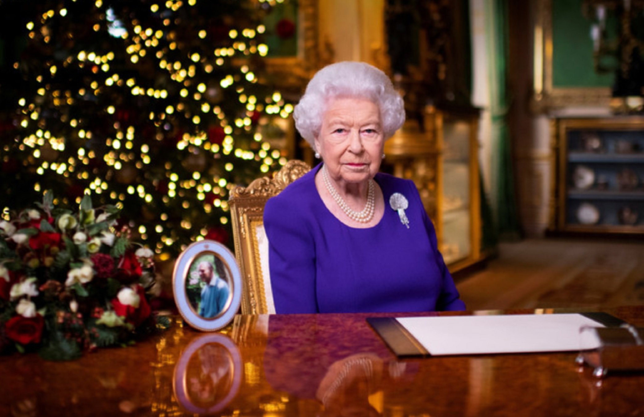 Isabel II en el mensaje de Navidad hunde a Felipe como un mediocre