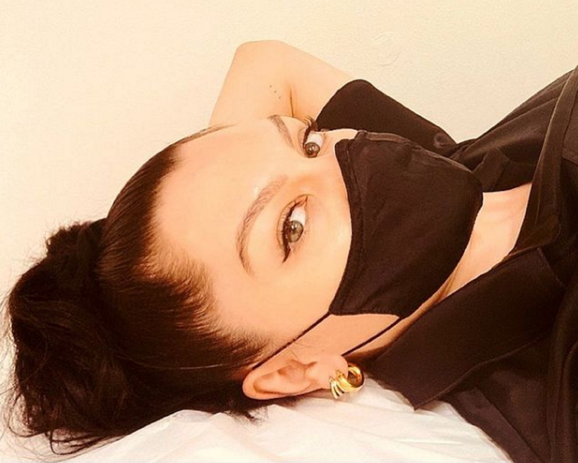 El pànic d'una famosa cantant: s'ha llevat sense poder caminar per una malaltia