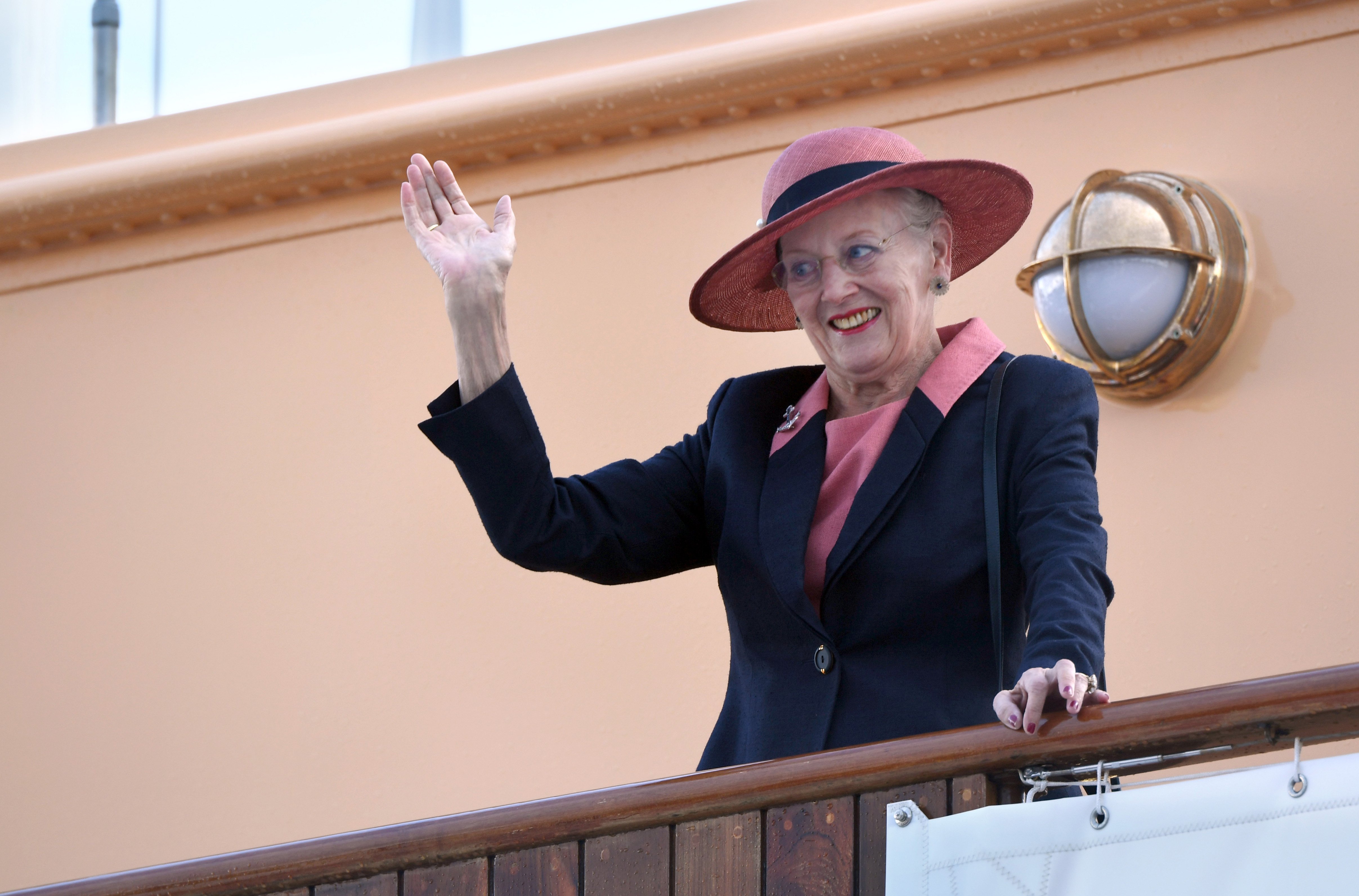 Dinamarca ya tiene nueva reina: Margarita II le desea mucha suerte