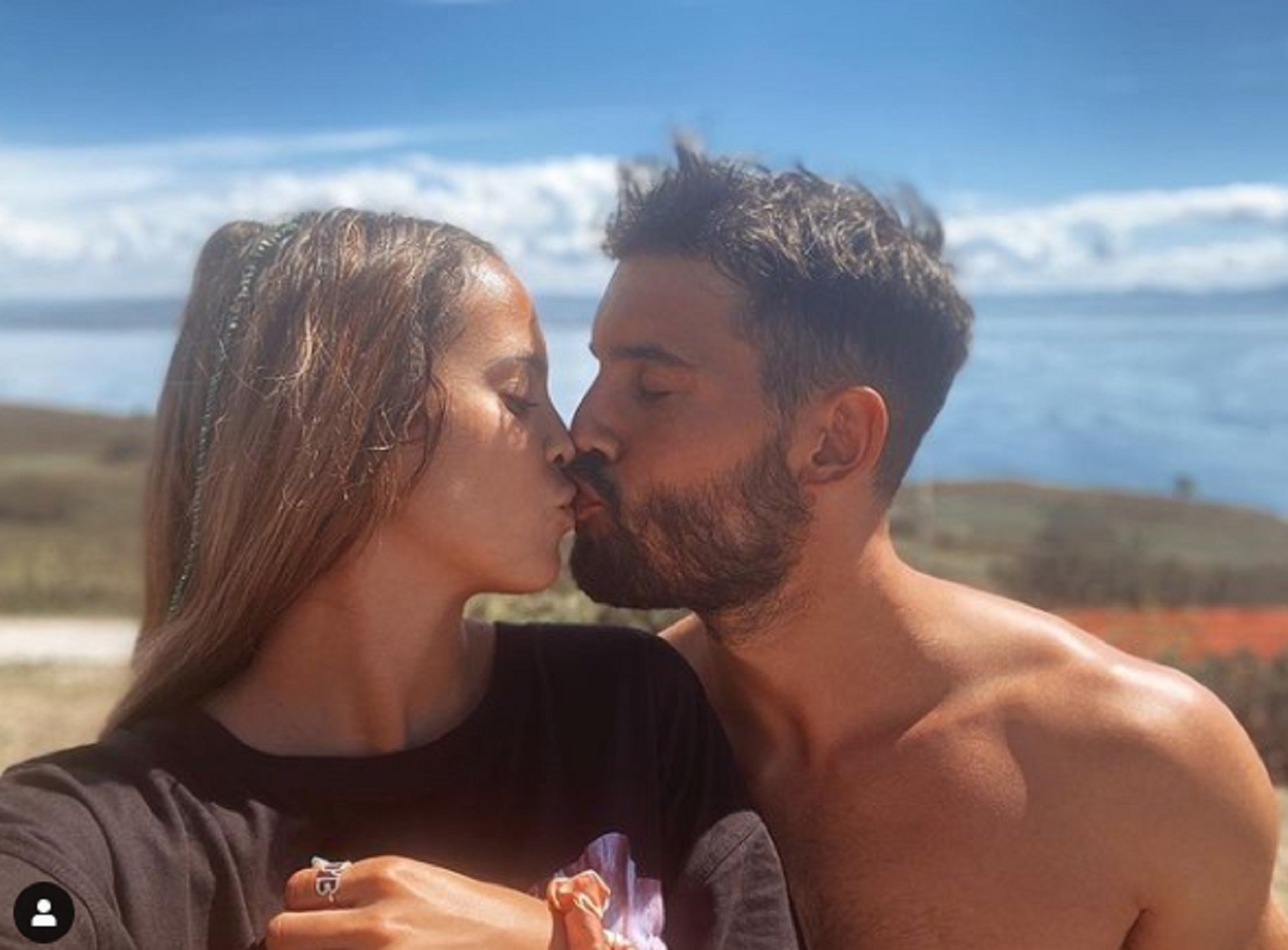 Gloria Camila y su novio, foto post-ducha: todos escandalizados por lo mismo