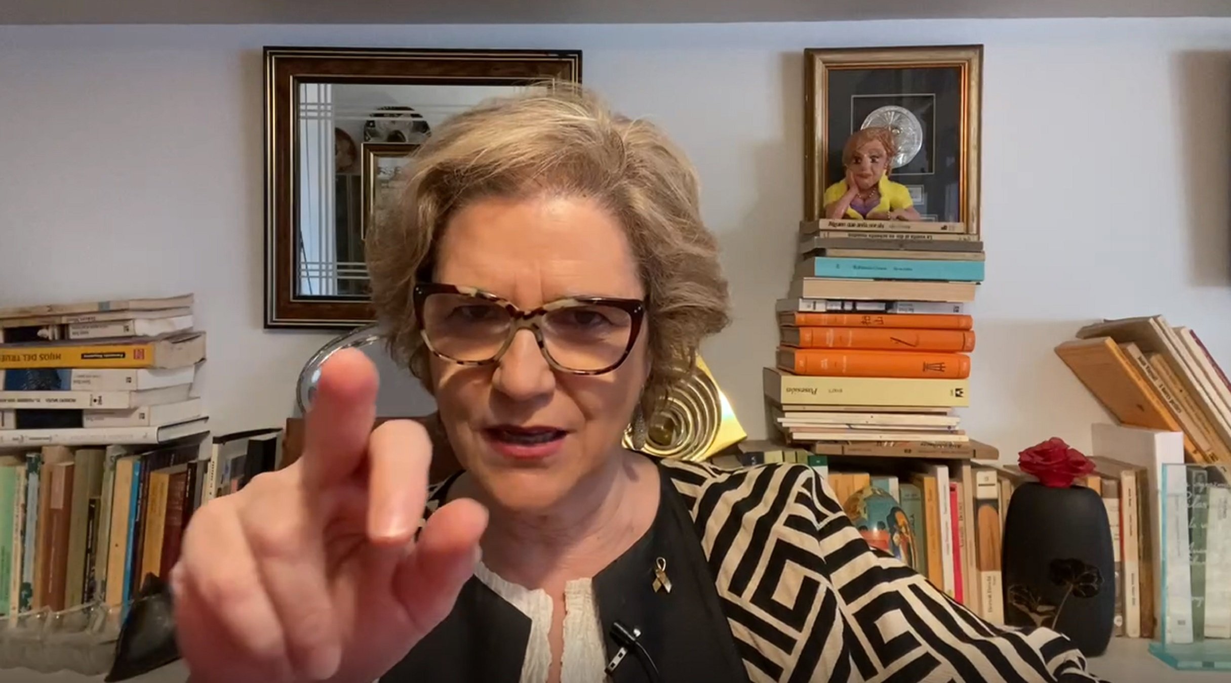 Rahola aplasta a Podemos: "Sois 'La puta y la Ramoneta', muleta del sistema" Rahola aplasta a Podemos: "Sois 'La puta y la Ramoneta', muleta del sistema"