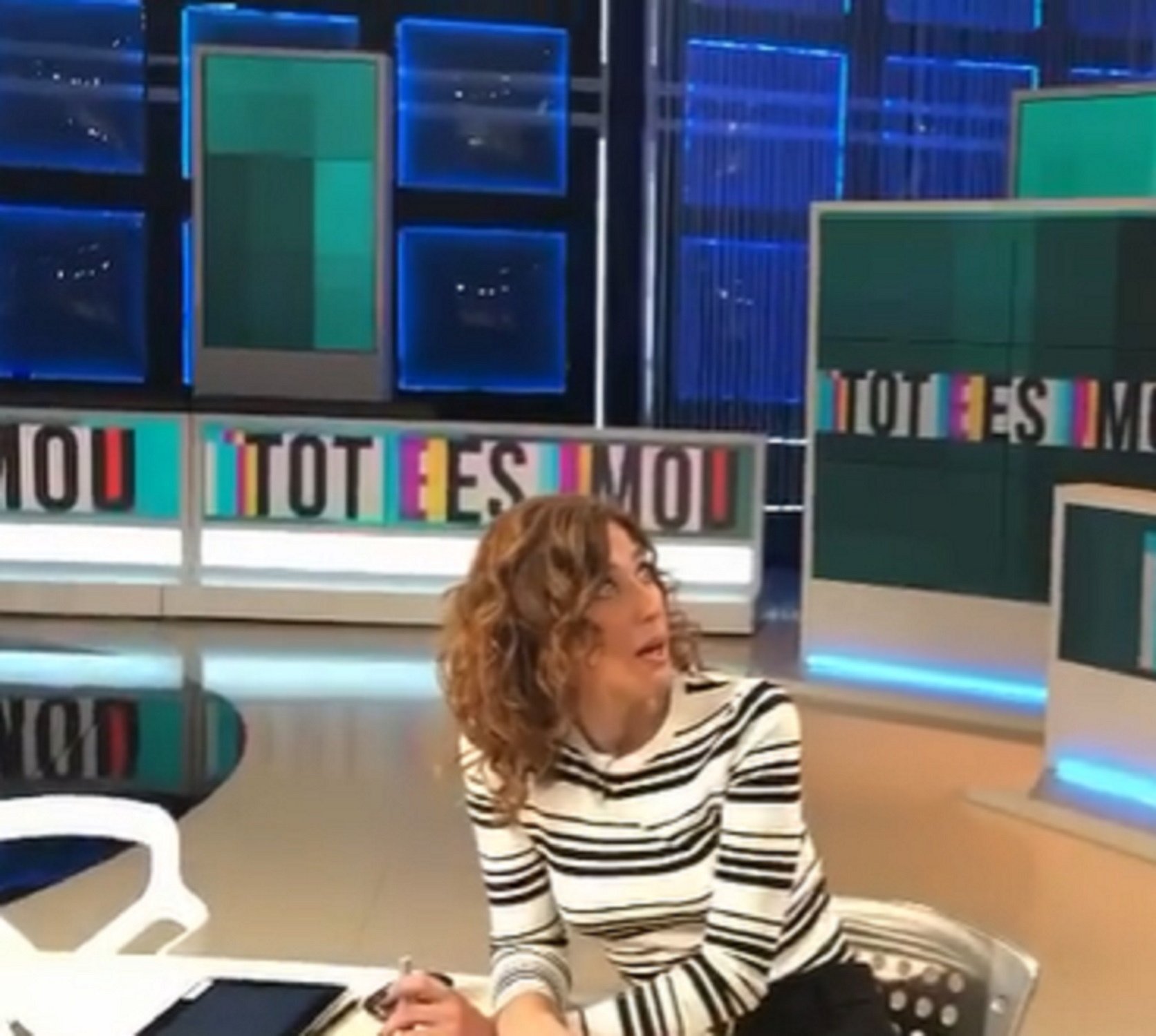 Curiosa imagen de una tertuliana de TV3 y RAC1 para anunciar que está embarazada