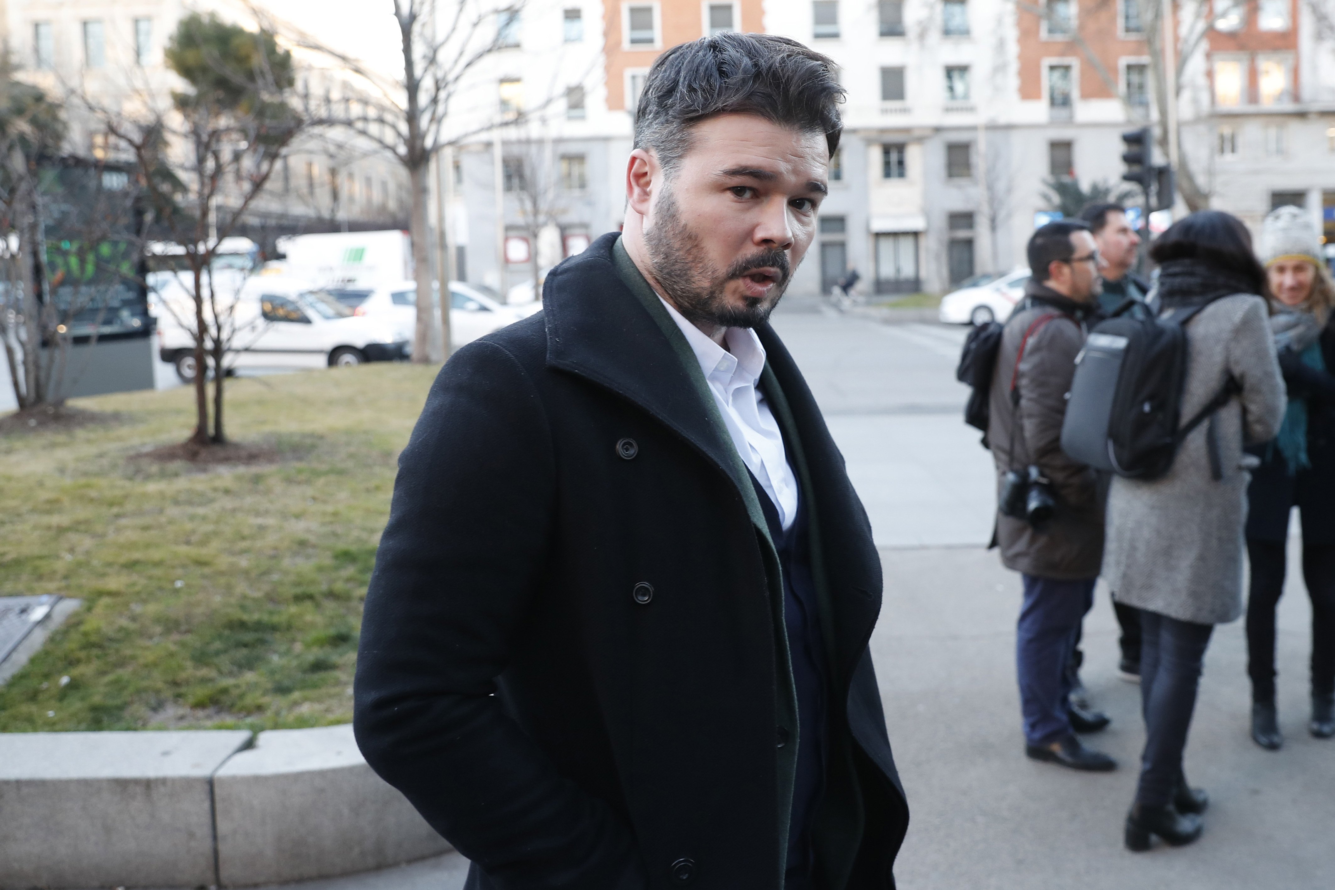 Gabriel Rufián, amenazado con una foto cafre por Cristina Seguí, y en catalán