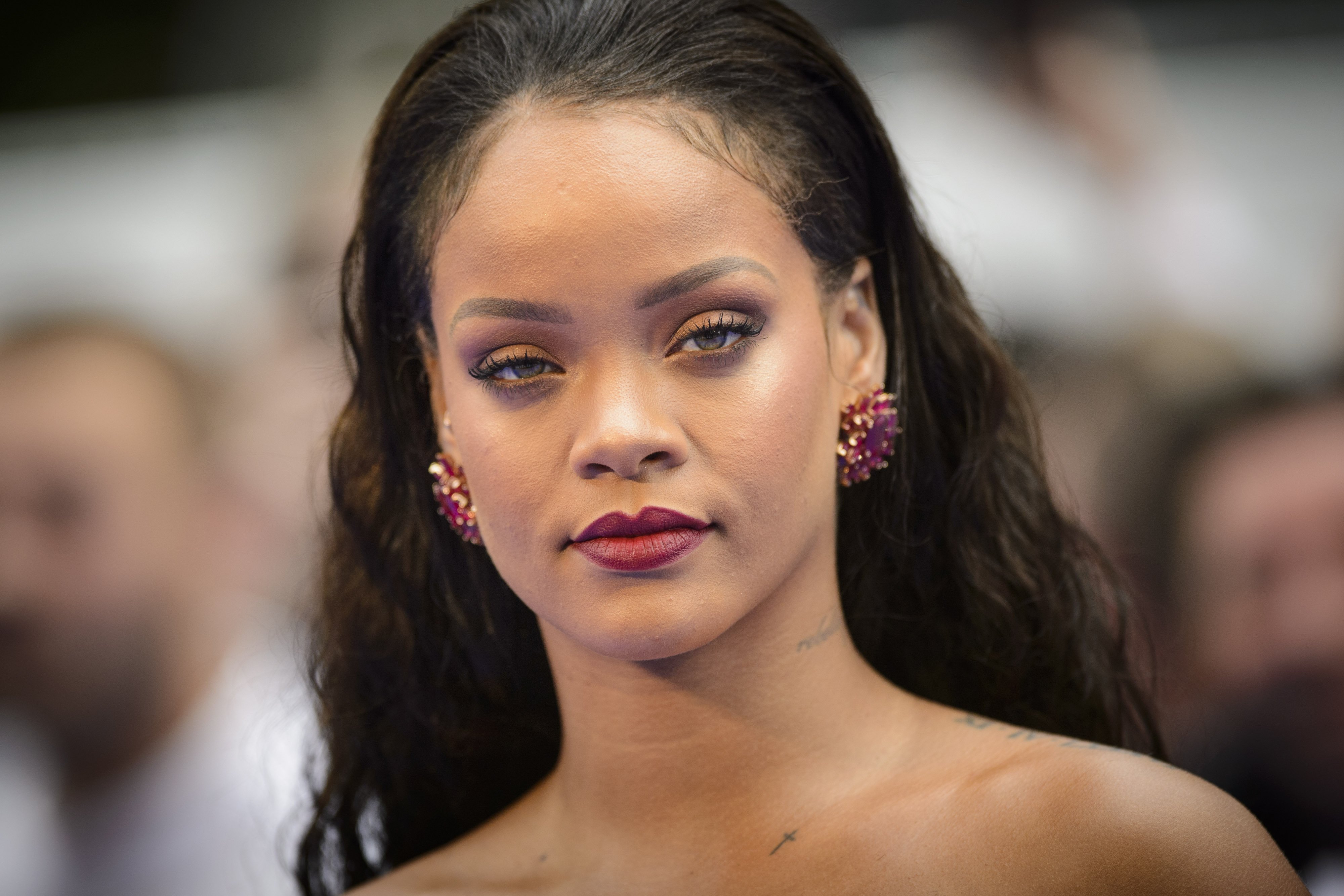 Rihanna al natural en un topless inédito que ya acumula 9 millones de "me gusta"