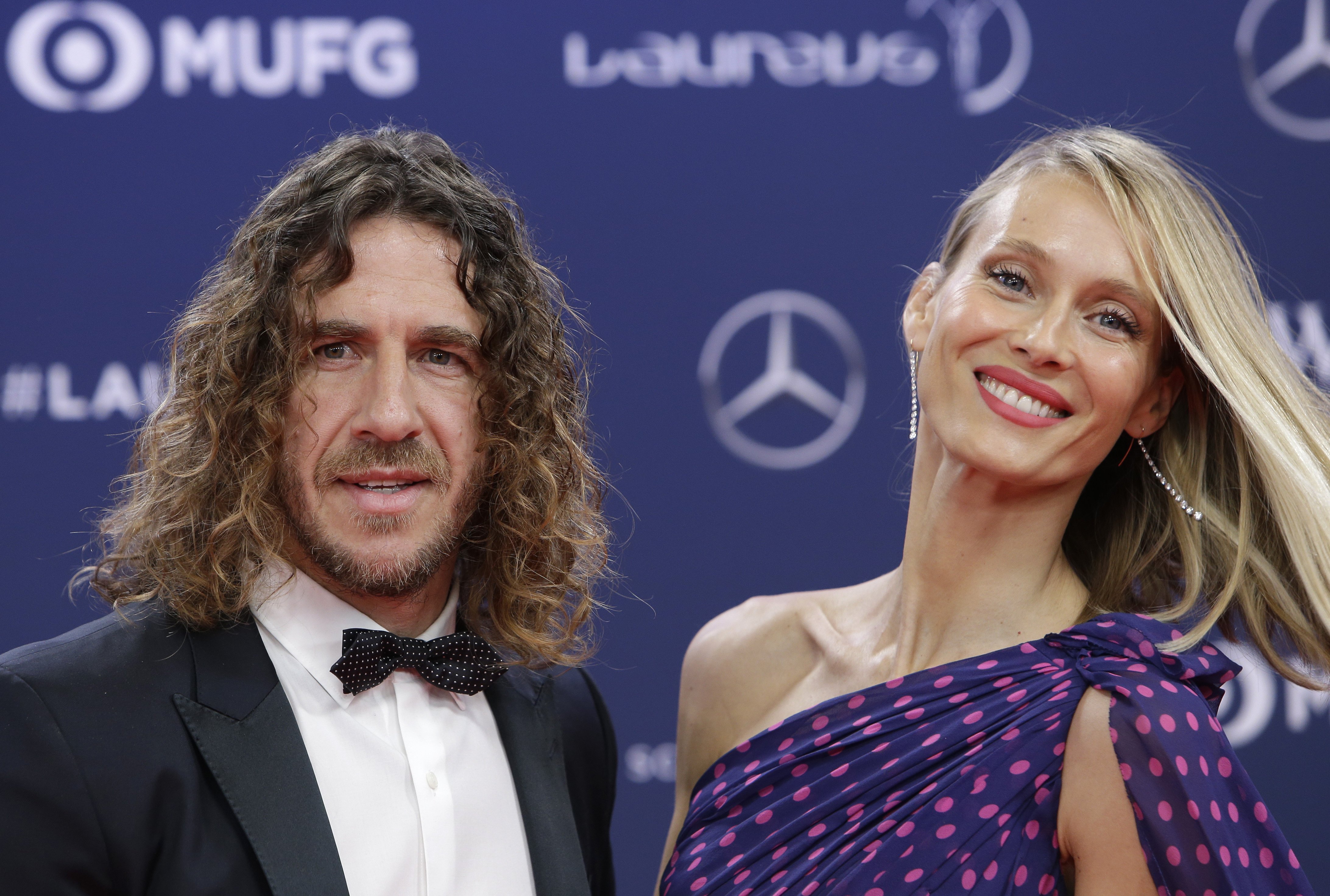 Carles Puyol y Vanesa Lorenzo lucen a sus hijas, Manuela y María: glamour culé