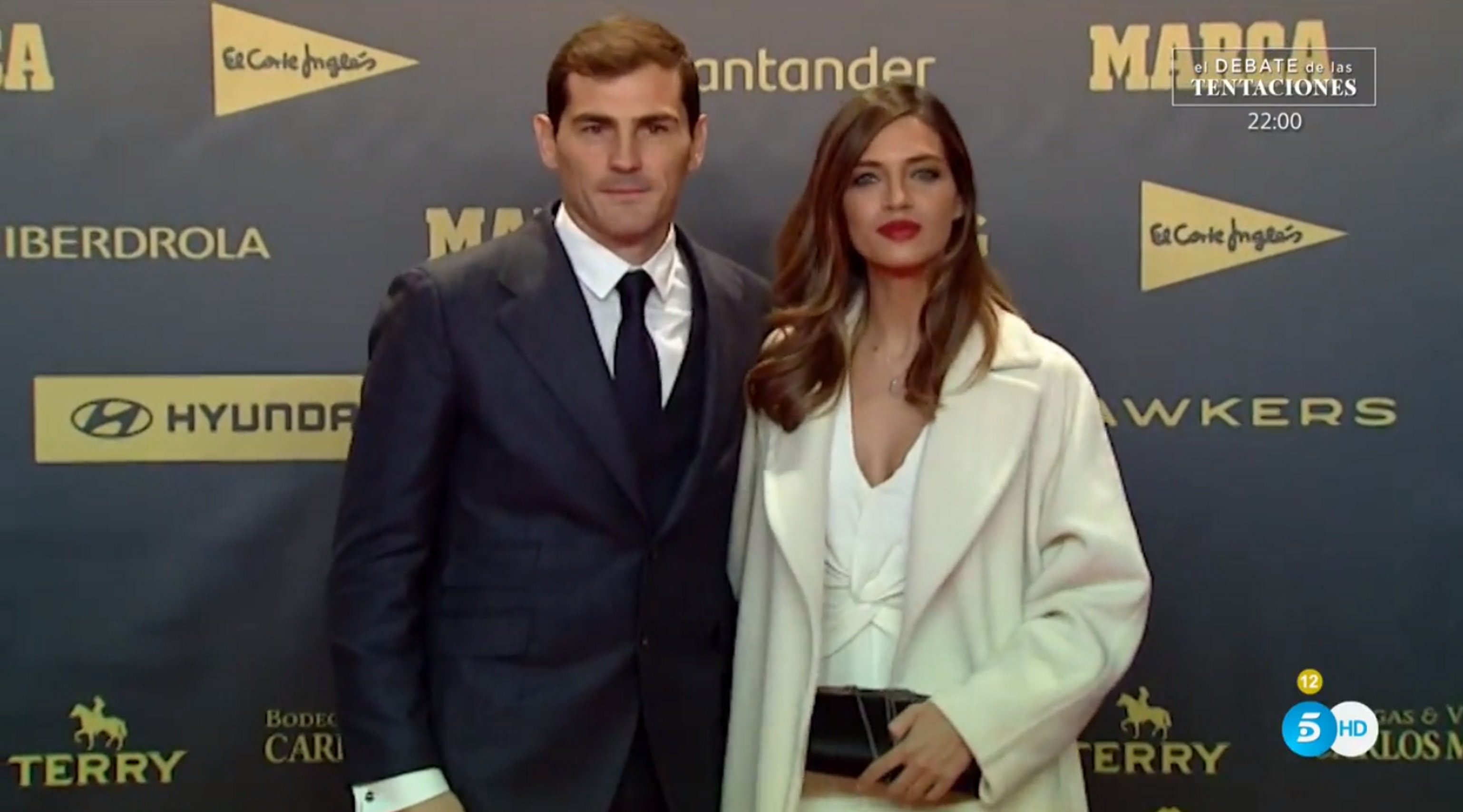 Iker Casillas, infidel a Sara Carbonero segons T5: "un autobús de mujeres"