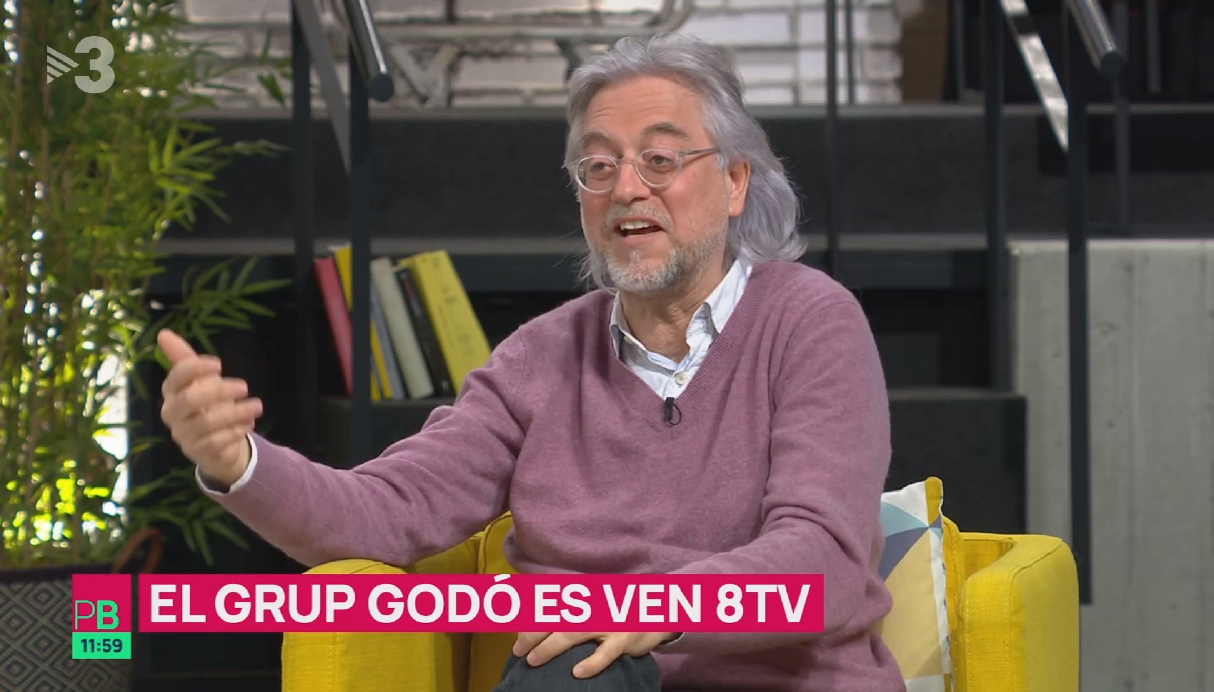 Víctor Amela justifica al programa d'Ustrell per què el seu Grup Godó ven 8tv
