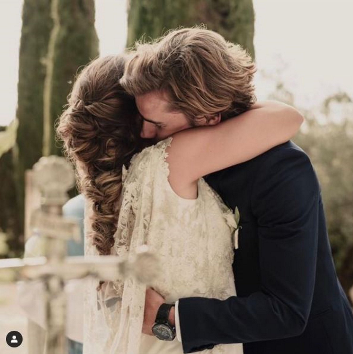 Erika Choperena emociona con la felicitación a su marido Griezmann, 30 años