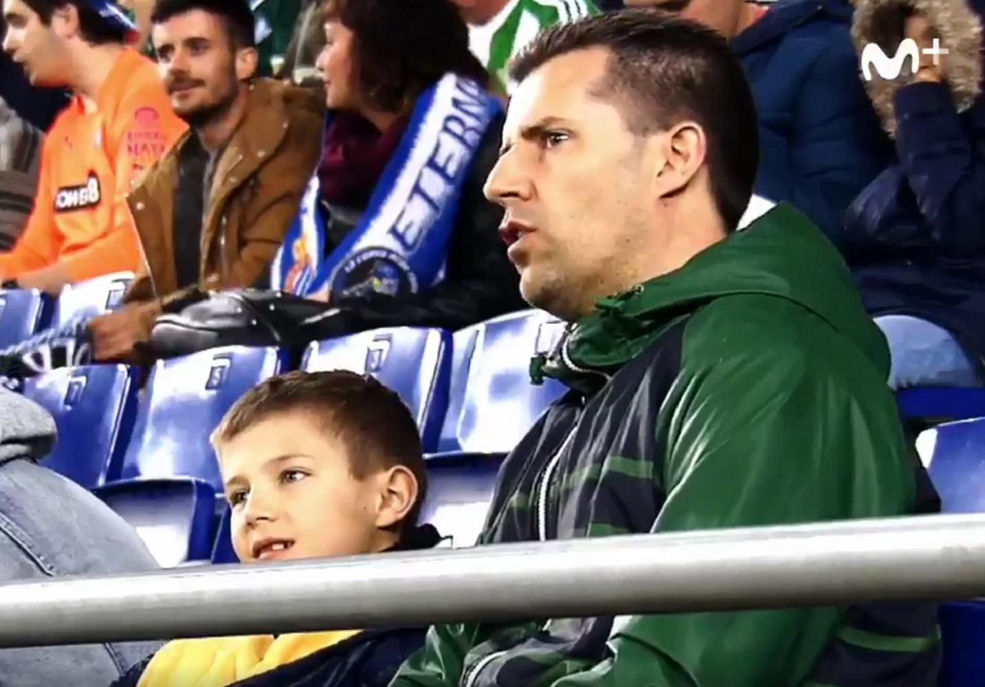 Las redes aplauden a este padre e hijo por 'practicar' fútbol sano