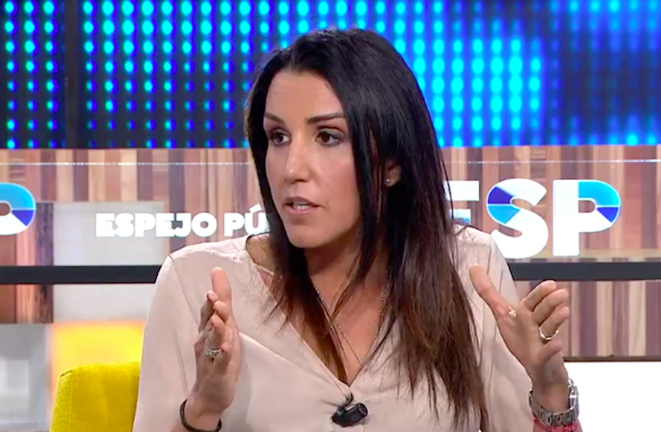 Nuria Bermúdez declara la guerra a Rocío Carrasco per parlar d'ella a T5