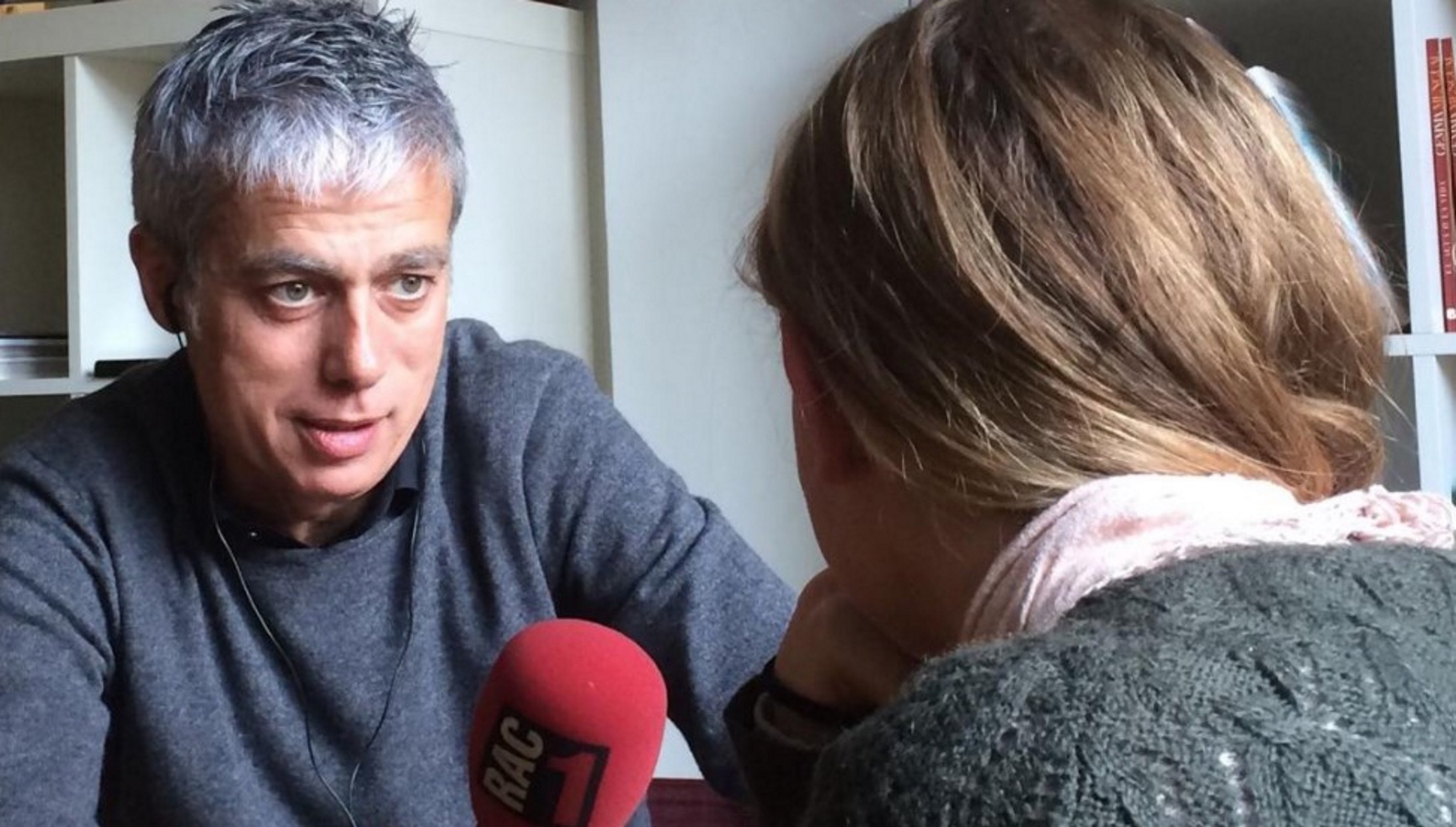 Om conmueve hablando de sus padres y explica por qué se marchó fuera unos meses