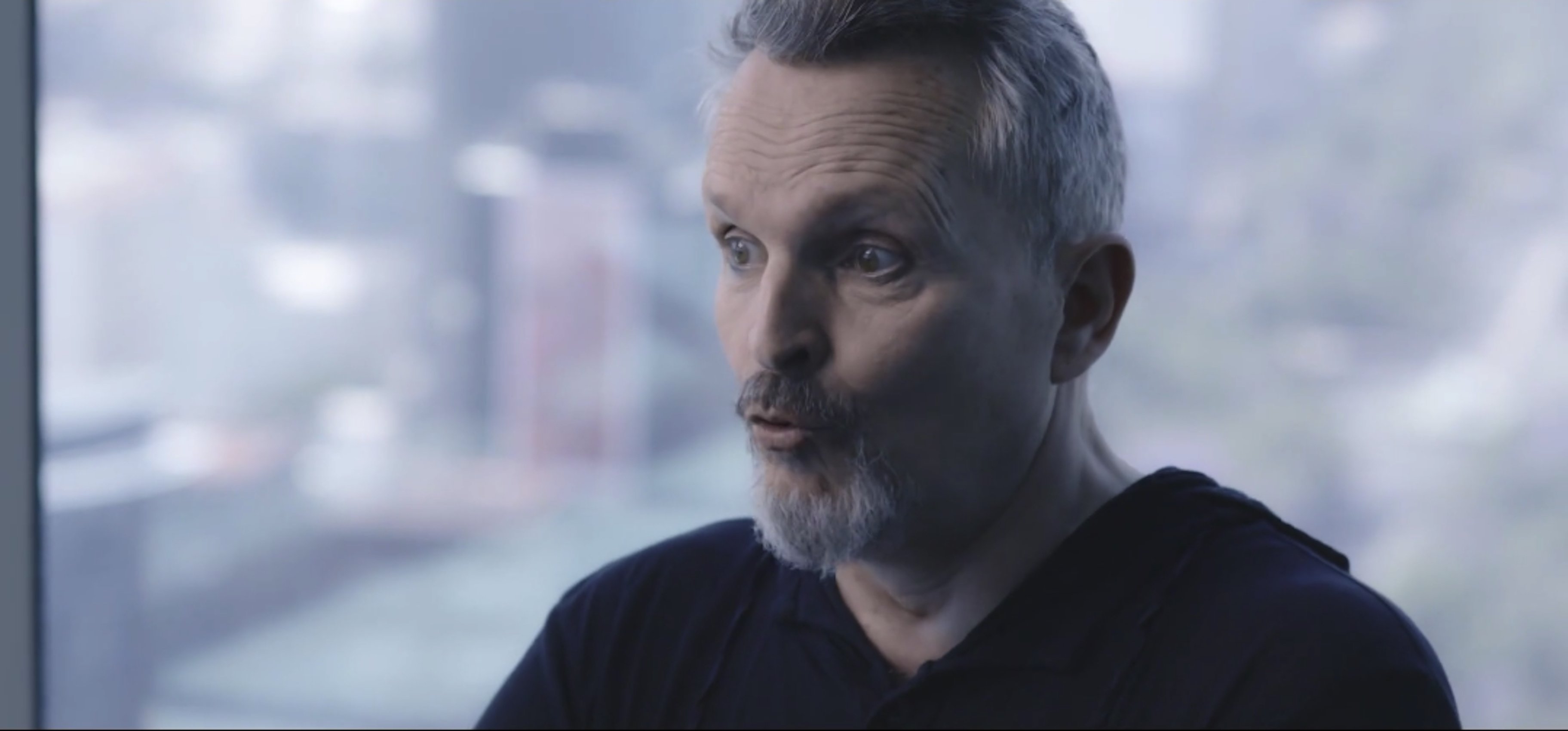 Una psicoanalista diagnostica a Miguel Bosé: "No es un negacionista, es un..."