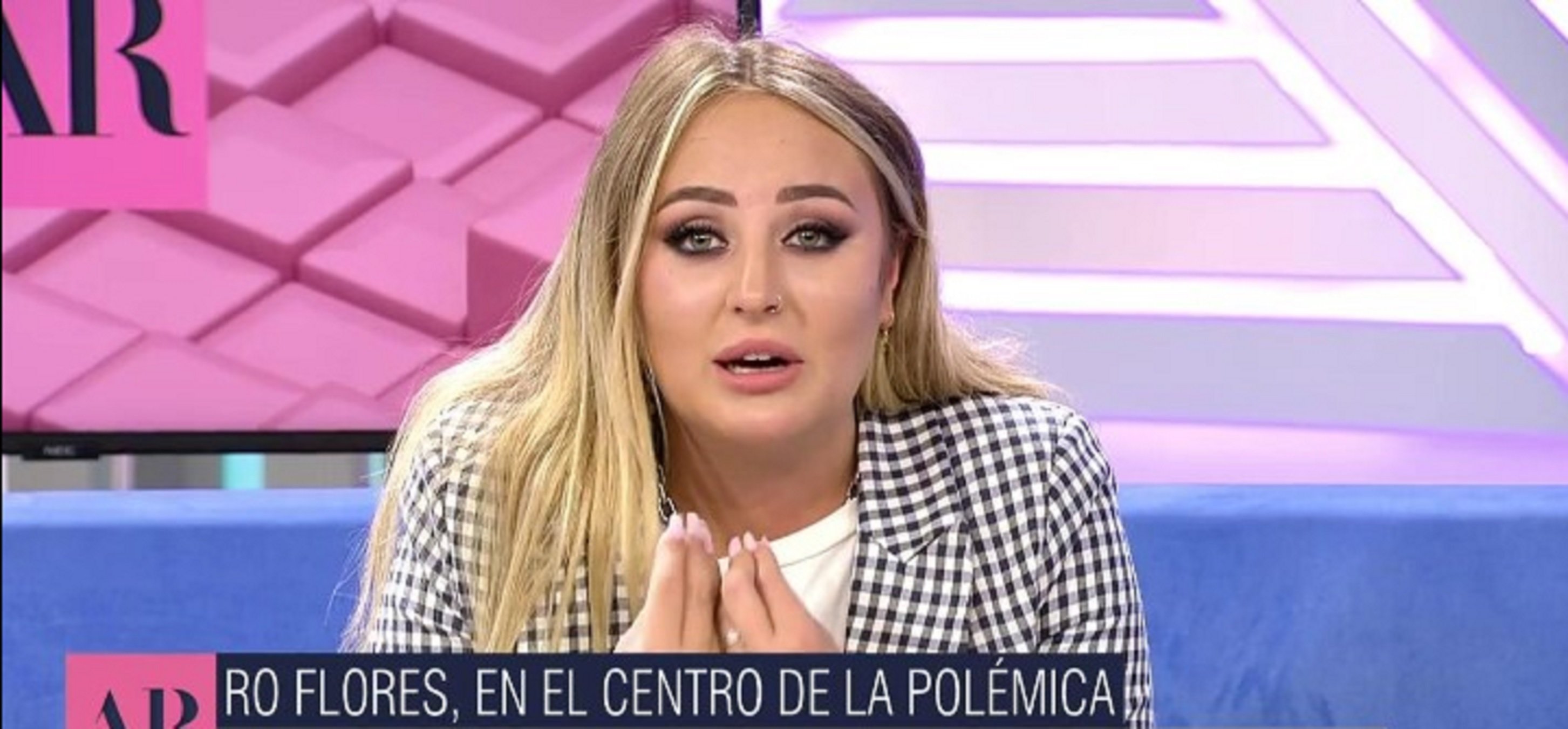 Rocío Flores explota en directo: "Mamá, ayer té llamé 2 veces, coge el teléfono"