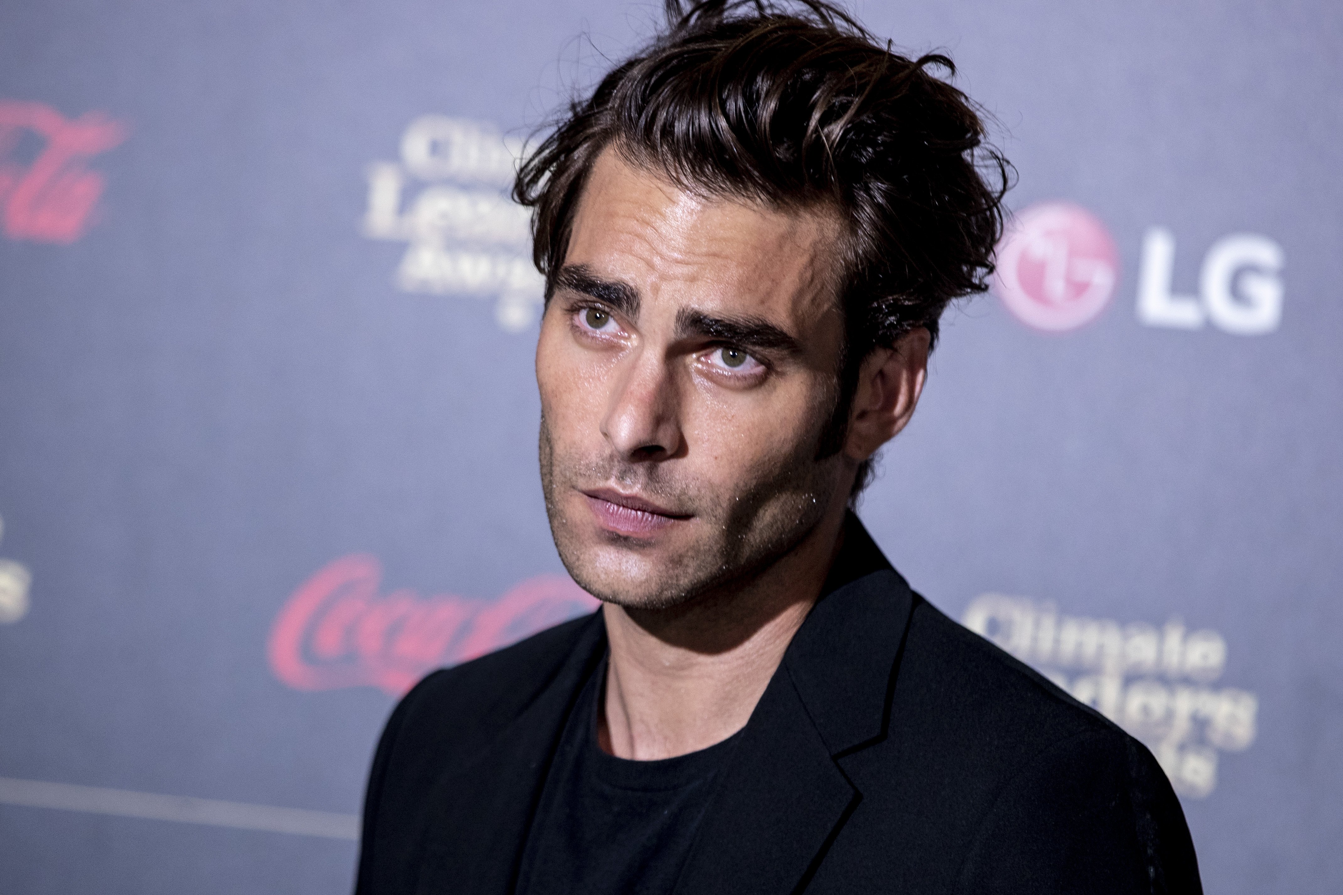 Jon Kortajarena en Barcelona y enseña su rincón favorito del Gótico: guapísimo