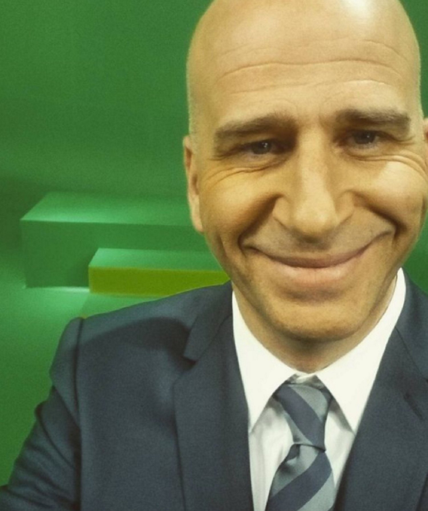 Xavi Coral sorprende diciendo a quién se parece; compañeros de TV3 se cachondean