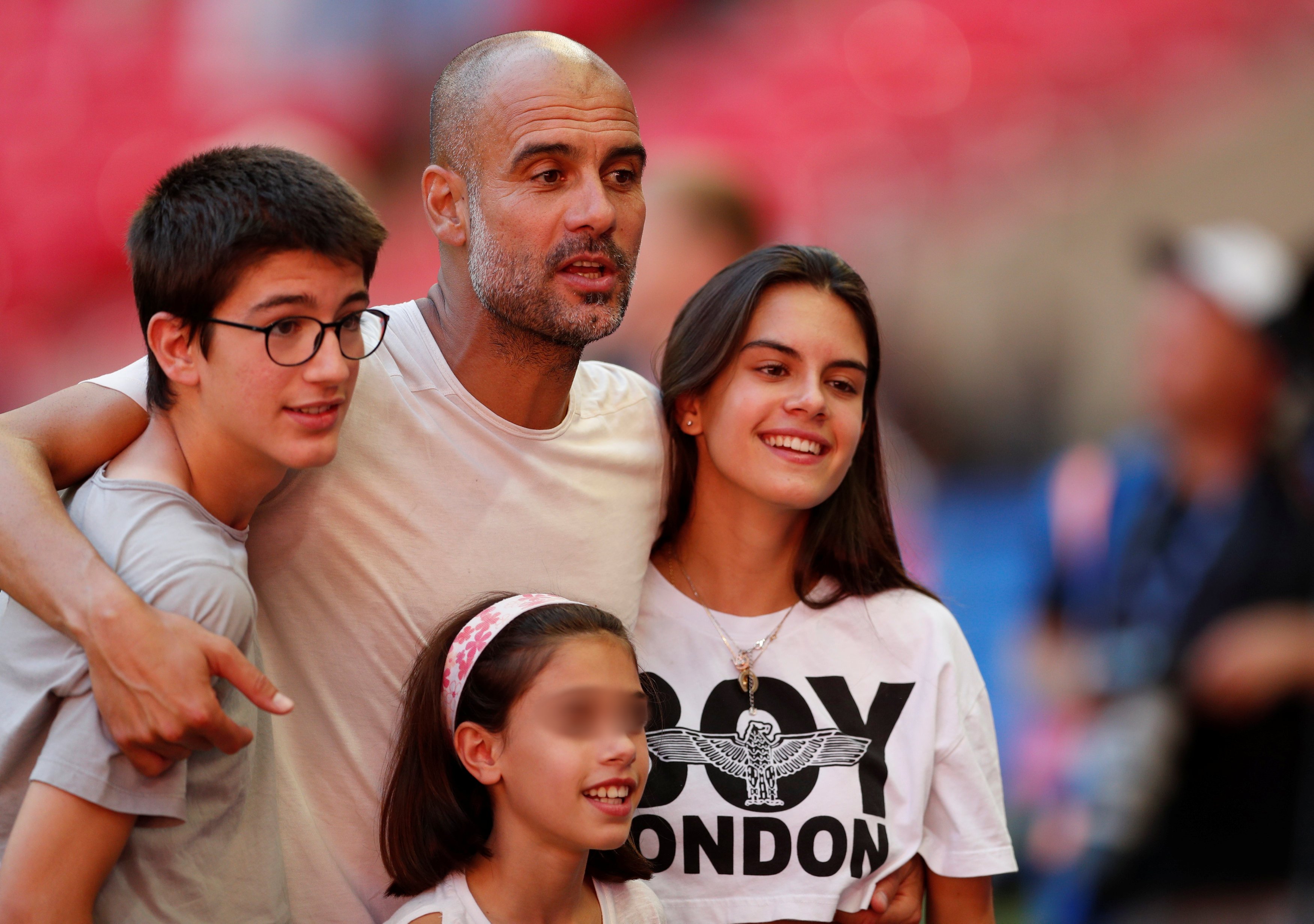 La foto del fill de Pep Guardiola, Màrius, que als 18 anys és clavat al pare