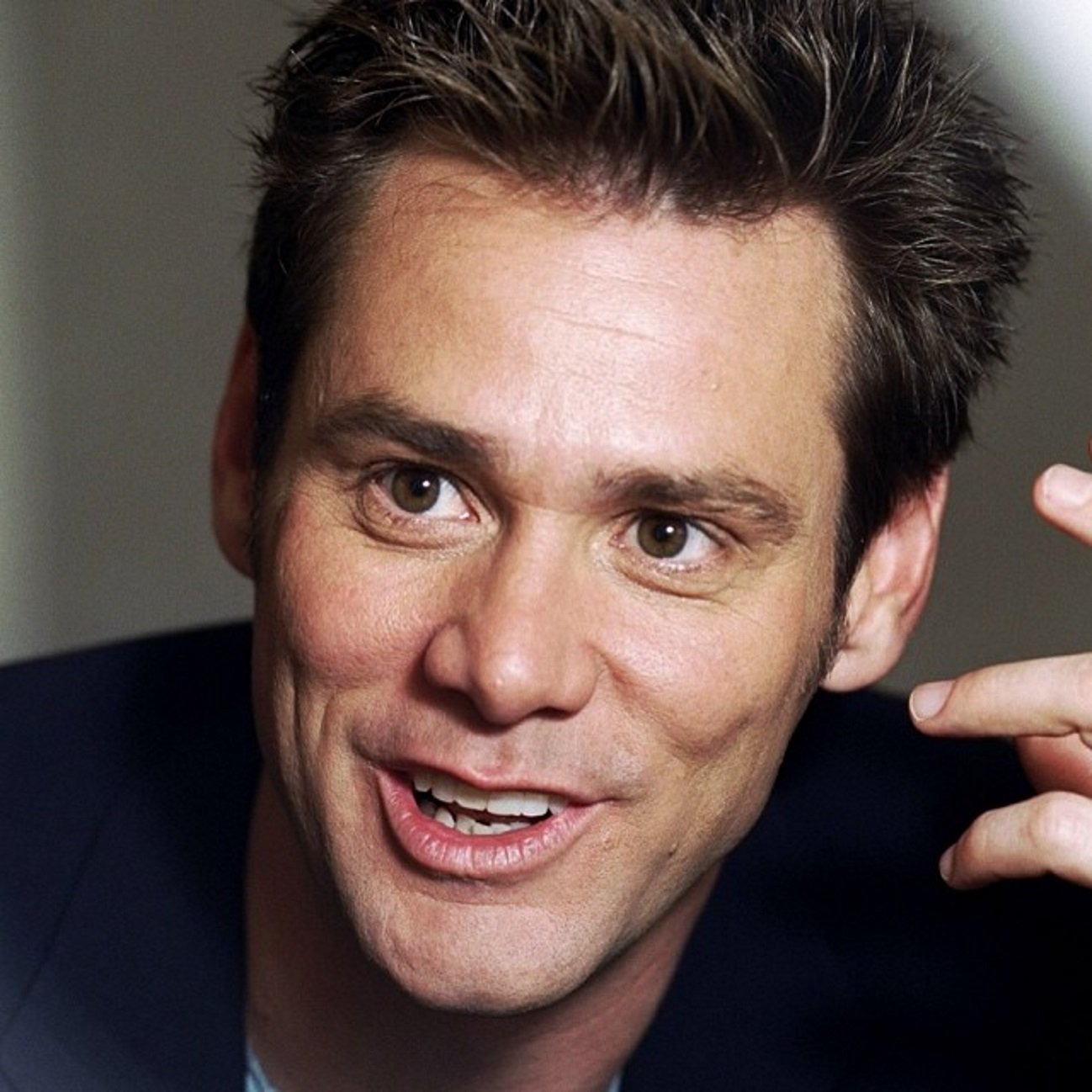 Jim Carrey impacta con su nuevo look