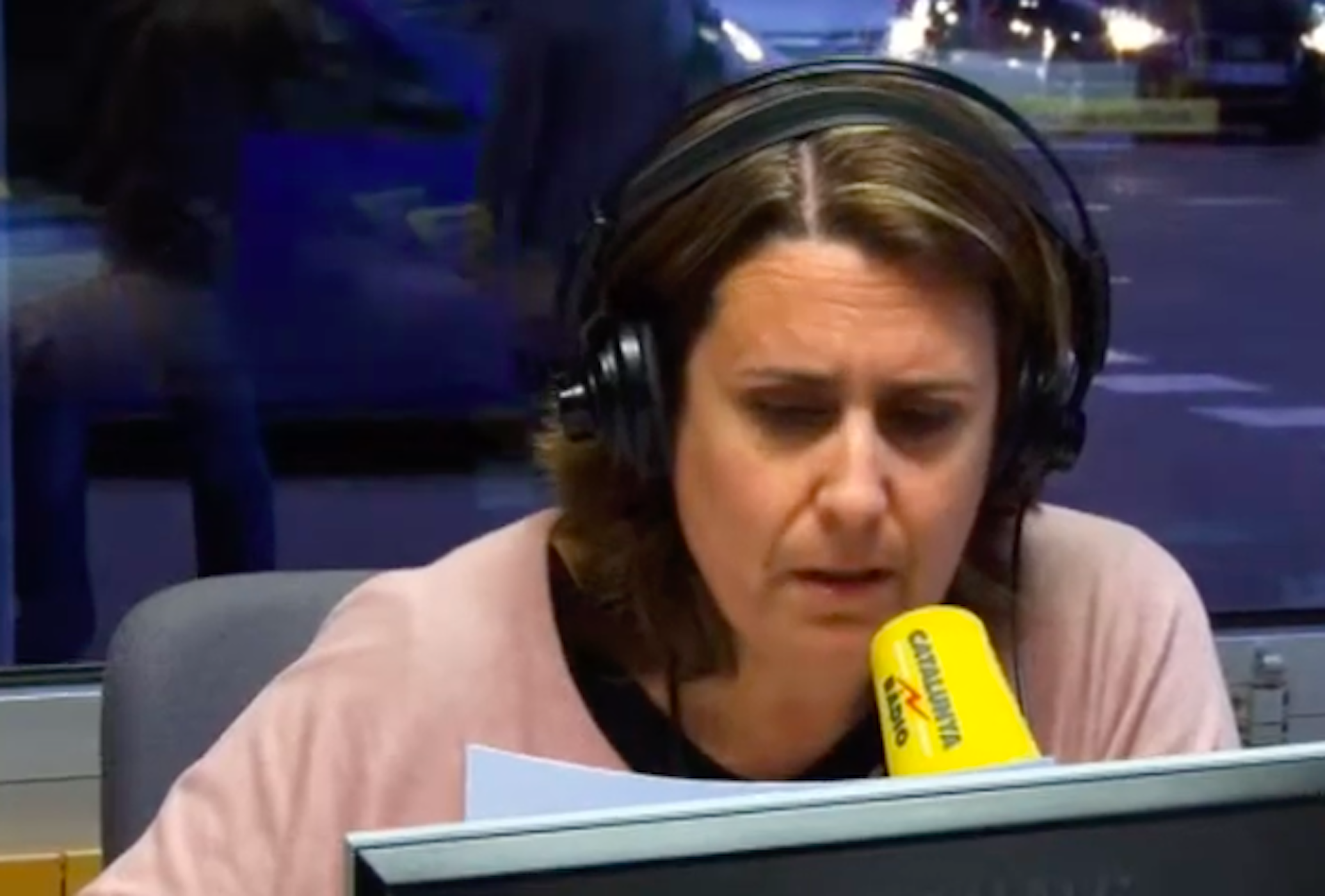 Periodista de 'Catalunya Ràdio' alucina con las 2 cosas que ve camino al trabajo
